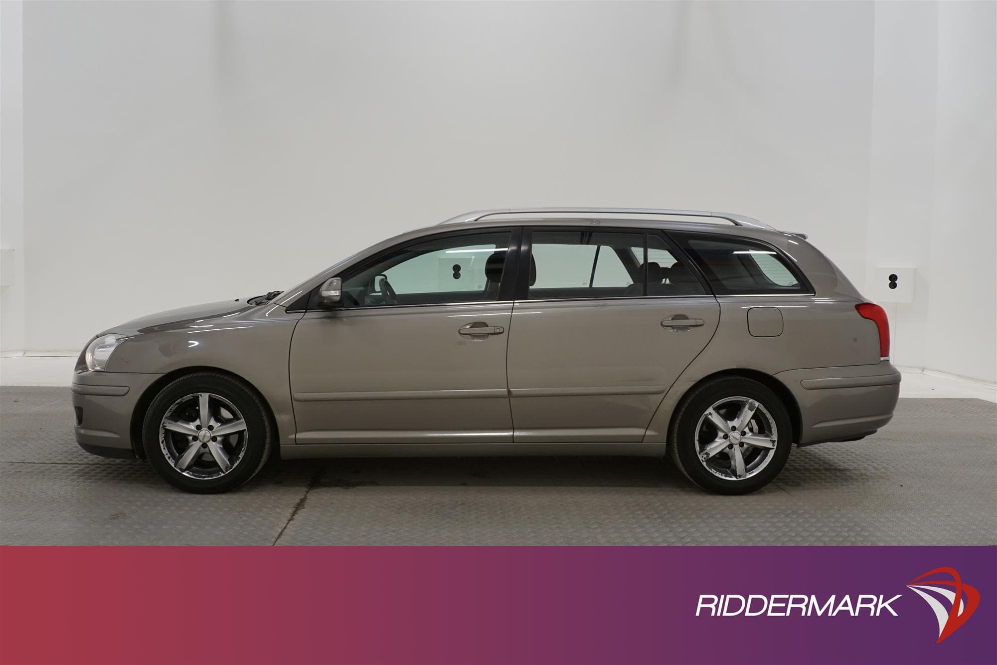 Toyota Avensis Kombi 2.0 147hk 2 Brukare Välservad