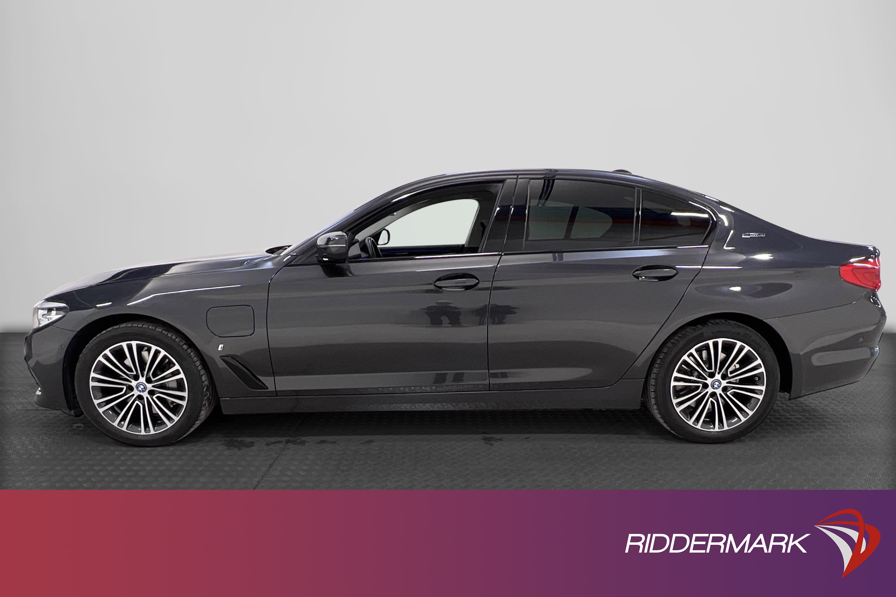 BMW 530e iPerformance 252hk