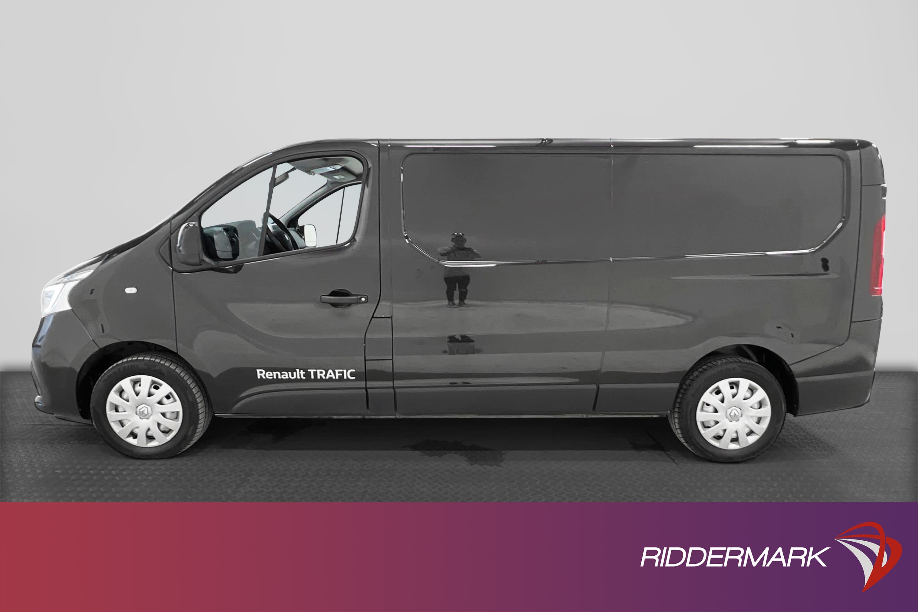 Renault Trafic 2.0dCi Automat 170hk L2H1 Navi Värmare Moms