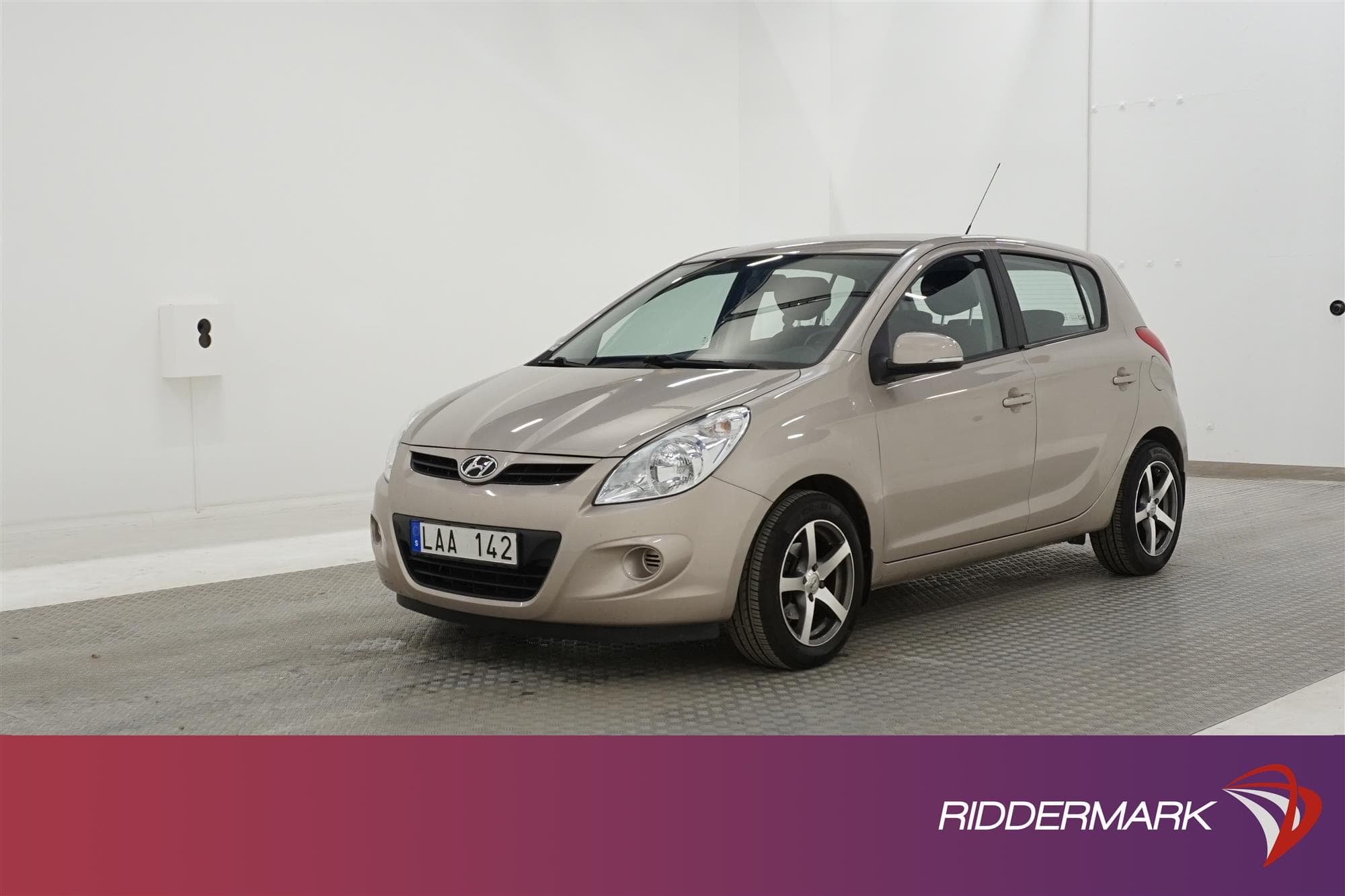 Hyundai i20 1.4 101hk 2 Brukare Nyservad Låg Skatt 