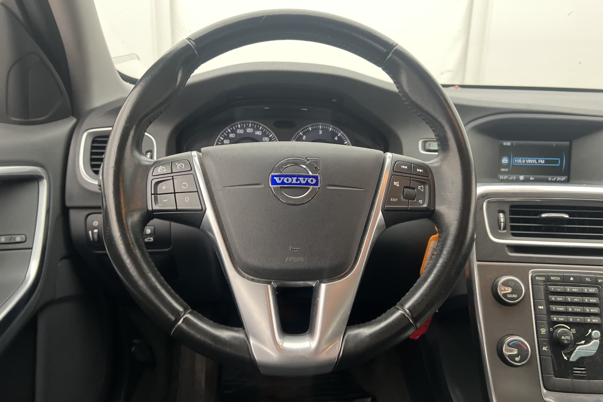 Volvo S60 D3 163hk Momentum Dragkrok Värmare P-sensorer
