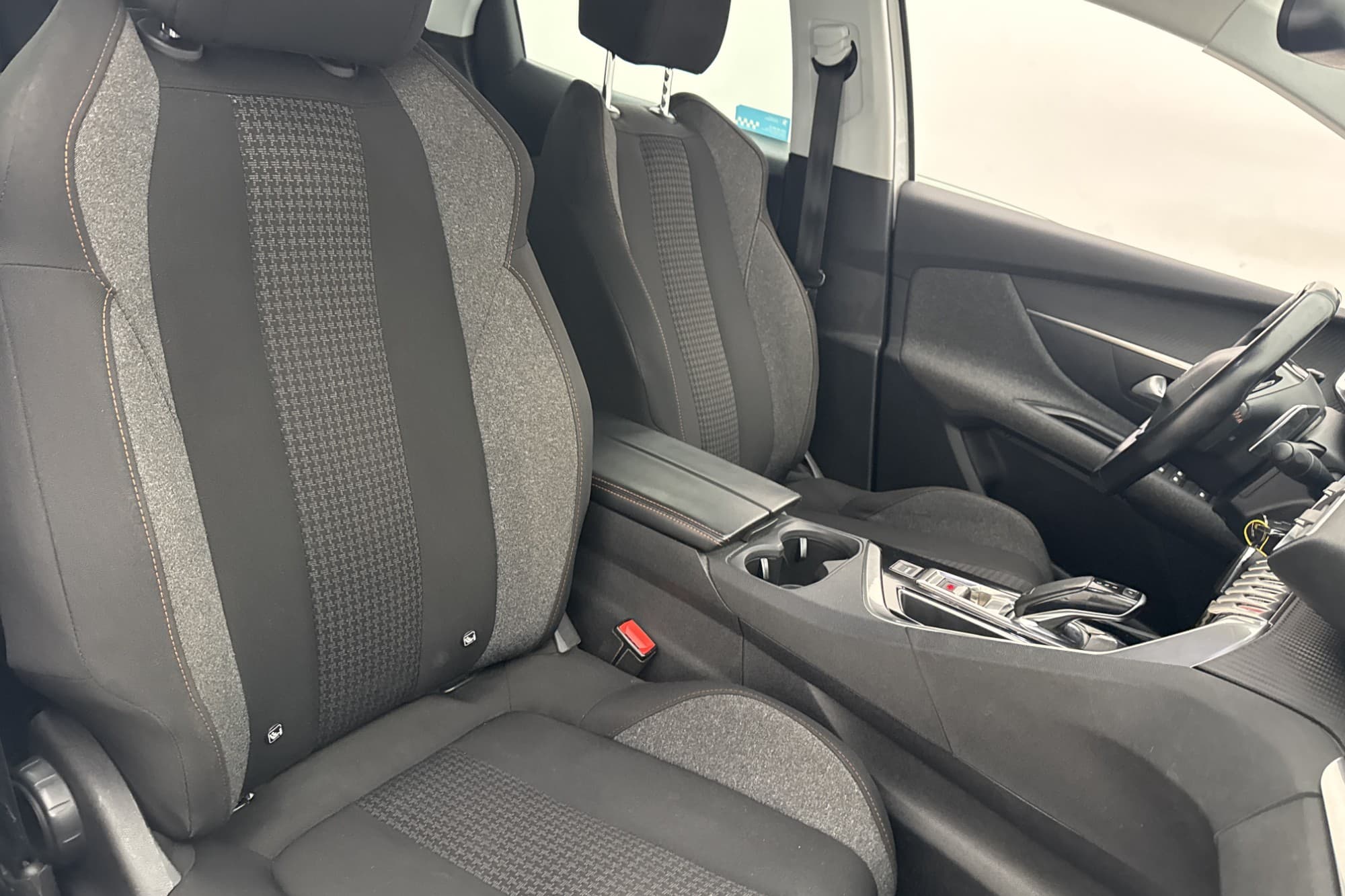 Peugeot 3008 SUV 1.6 BlueHDi 120hk Active Cockpit Sensorer
