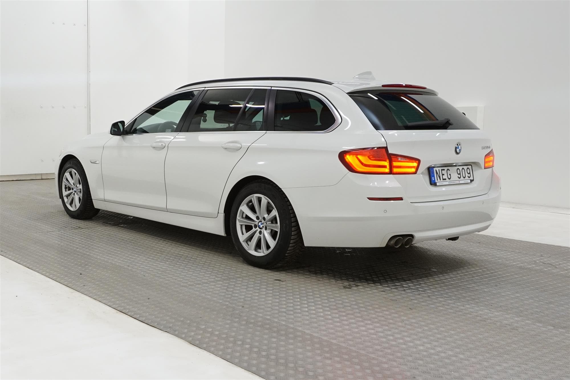 BMW 520d 184hk Touring  Värmare Nyservad PDC 0.45l/mil
