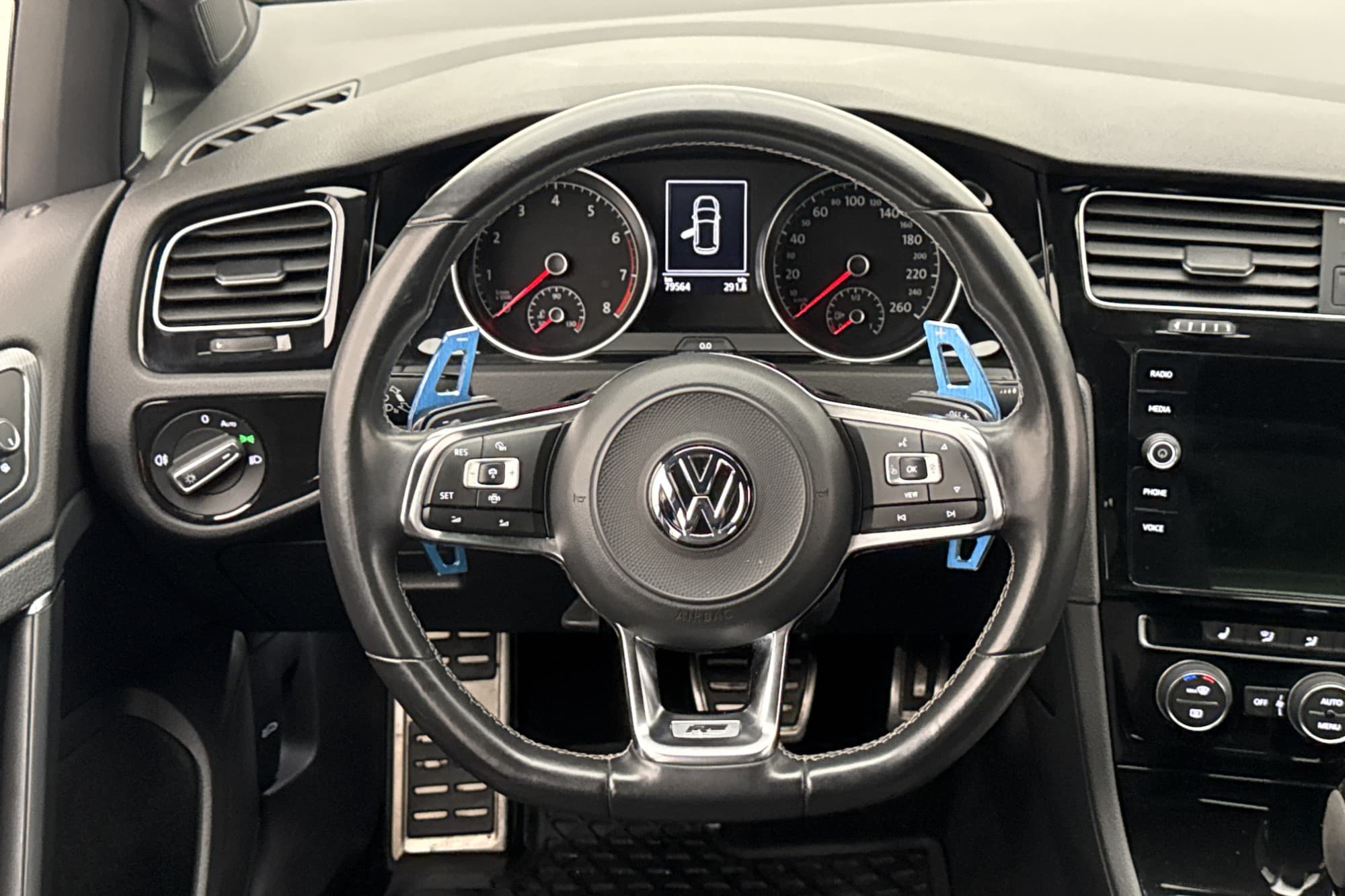 Volkswagen Golf 1.5 TSI 150hk Full R-Line CarPlay Sensorer 