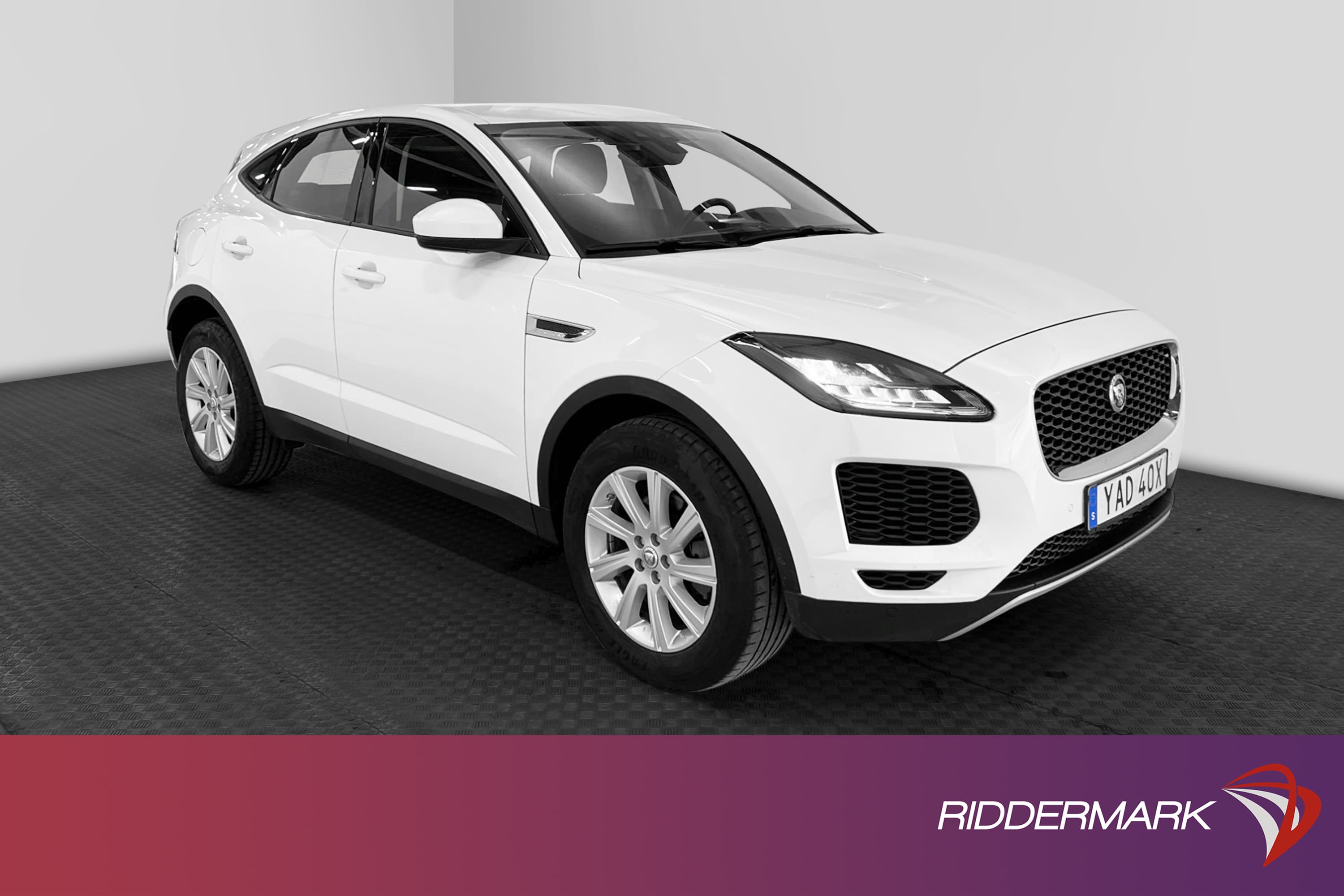 Jaguar E-Pace D150 AWD 150hk Navi Kamera Carplay Välservad