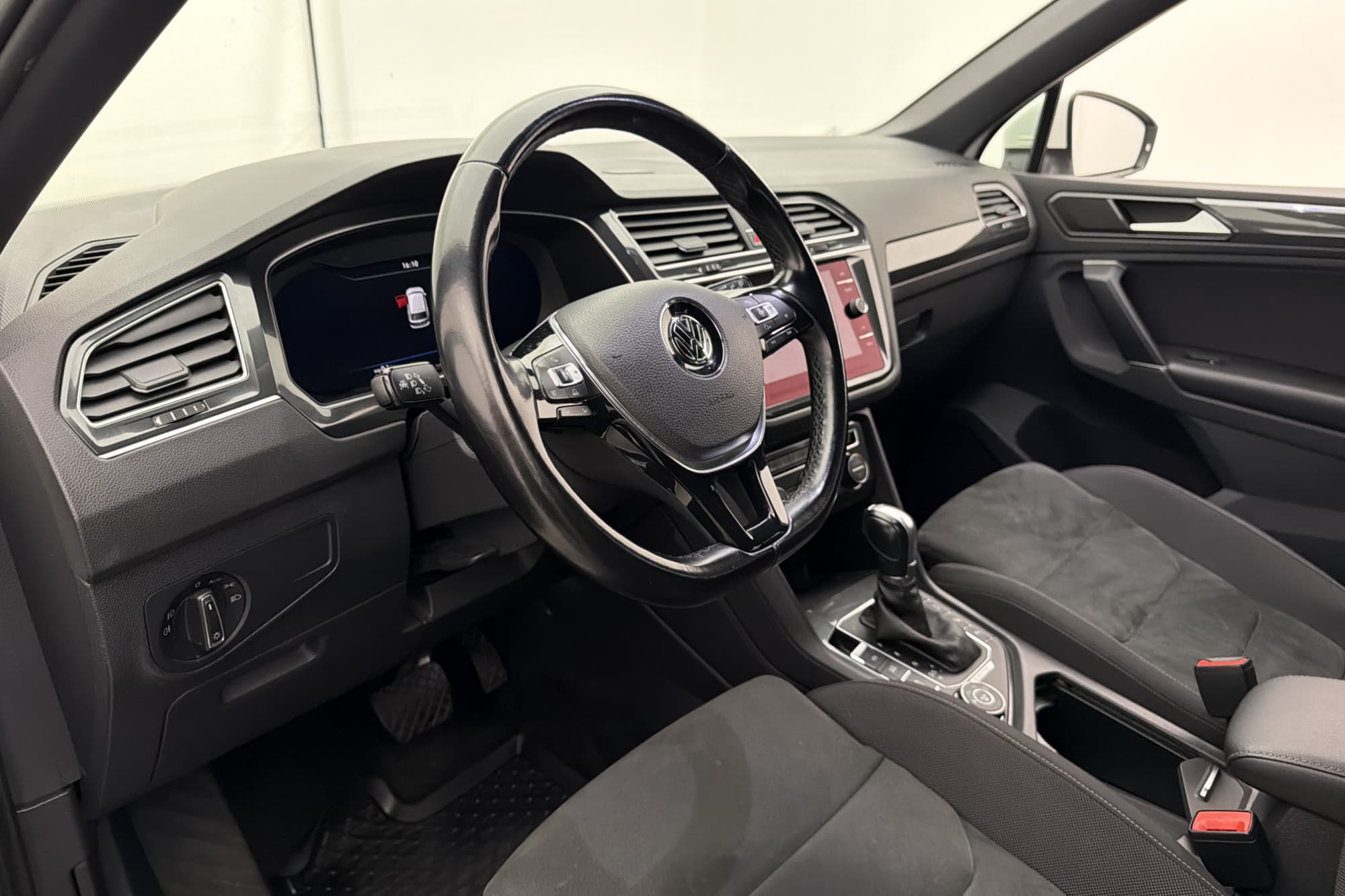 Volkswagen Tiguan TDI 4M 190hk R-Line Cockpit D-Värm Kamera