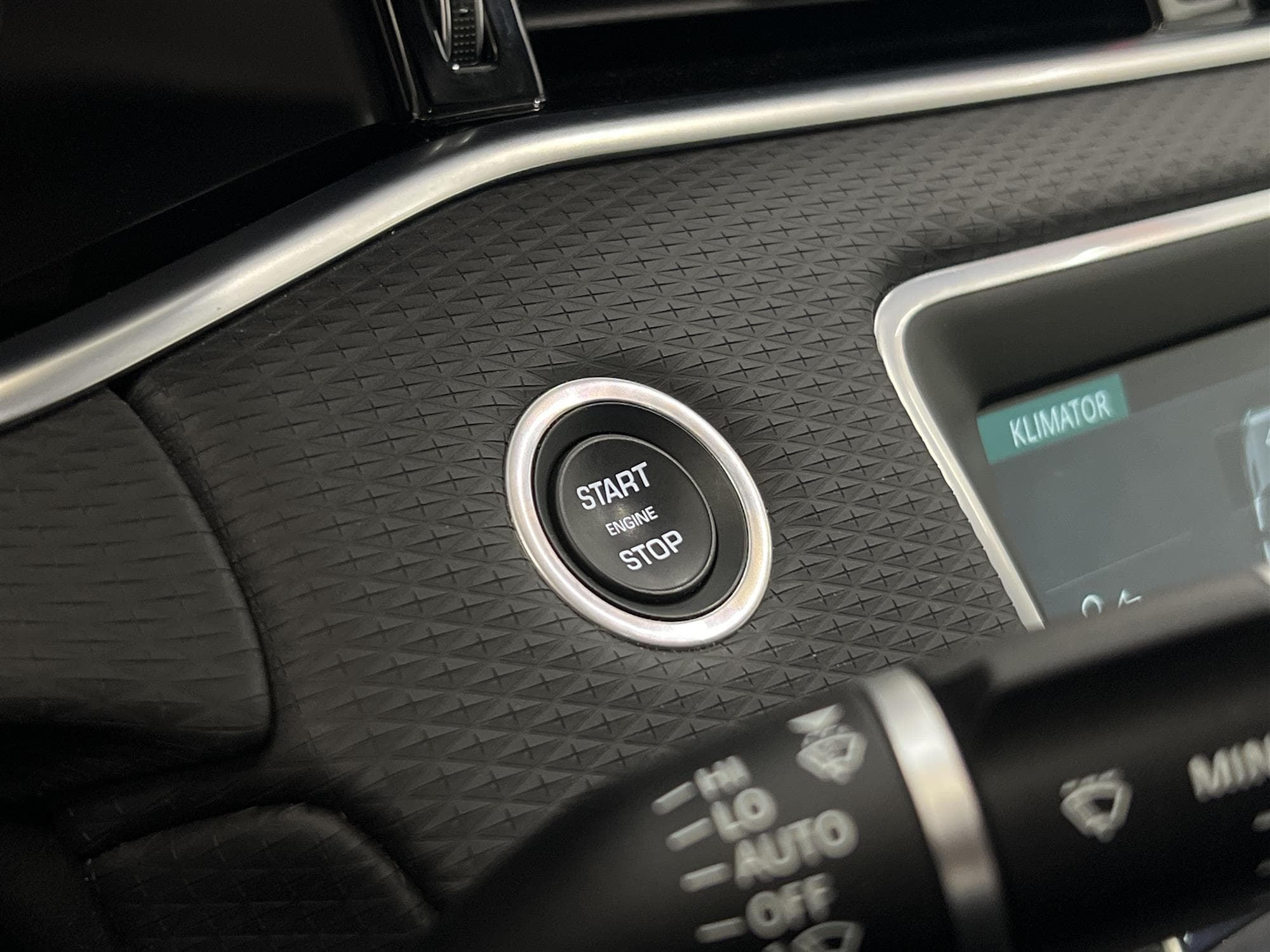Land Rover Range Rover Evoque D180 MHEV AWD 180hk Navi Cplay