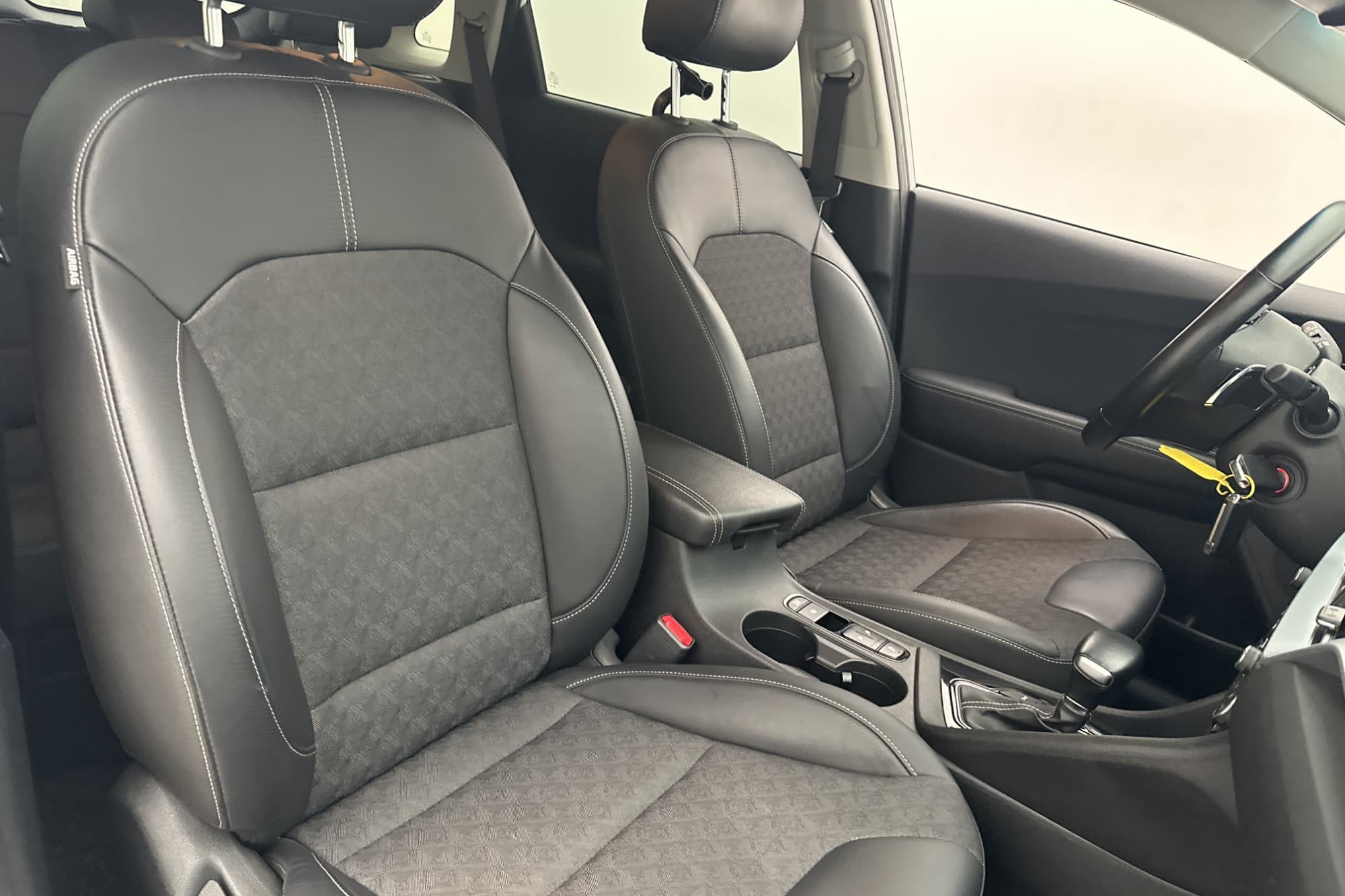 Kia Niro Hybrid 141hk Advance Plus Kamera CarPlay Navi