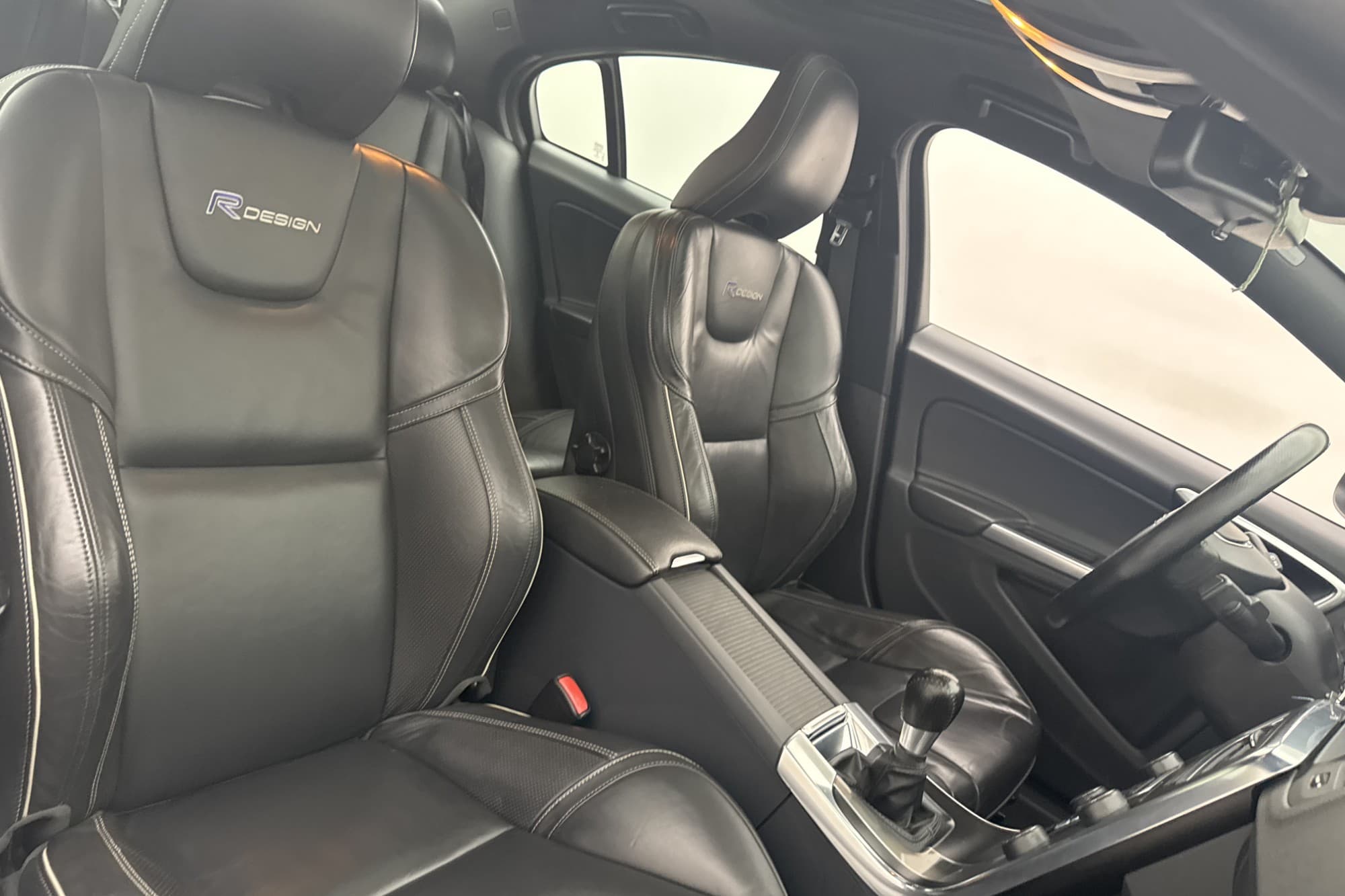 Volvo S60 D2 R-Design Taklucka Värmare Skinn Navi Sensorer