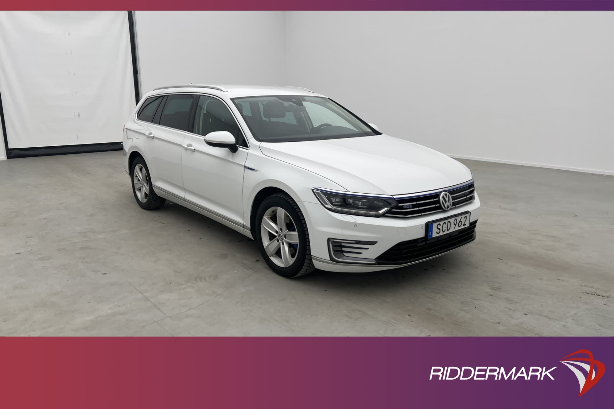 Volkswagen Passat GTE 218hk
