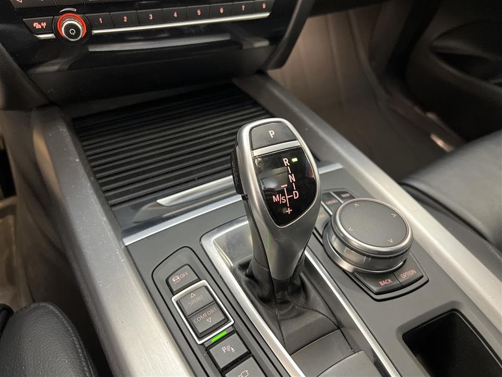BMW X5 xDrive30d 258hk M Sport Pano DVärm Navi H/K HUD SKinninteriör