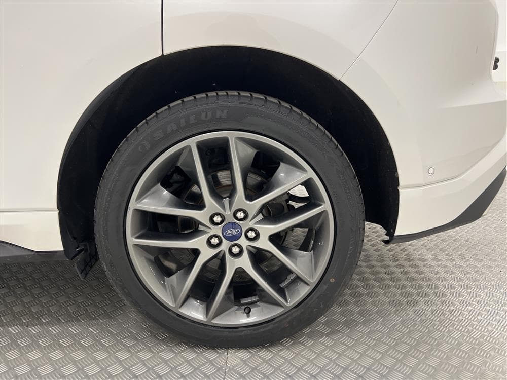 Ford Edge 2.0 TDCi 210hk D-Värm Pano B-Kamera Navi Draginteriör