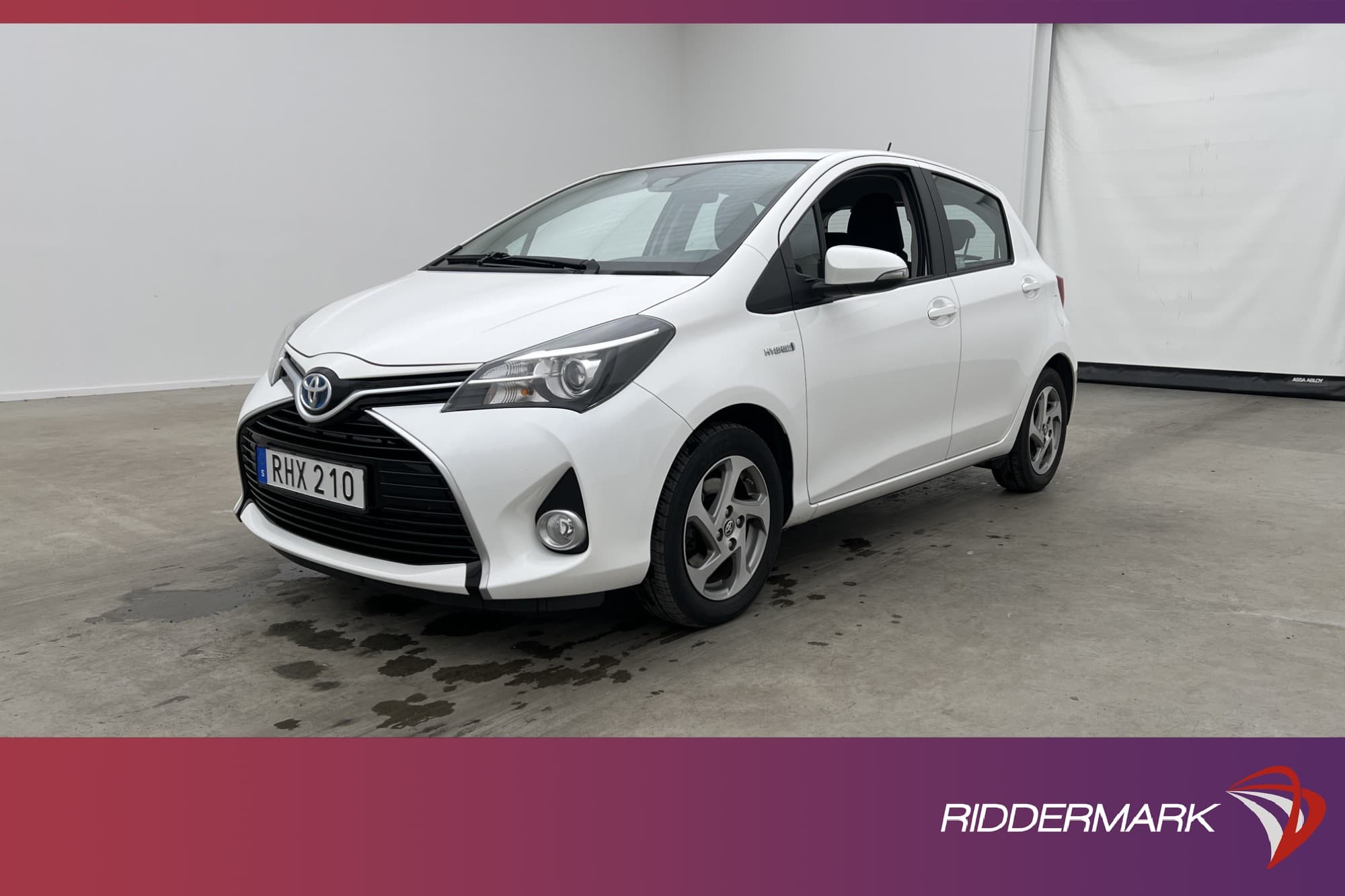 Toyota Yaris Hybrid e-CVT 101hk Active Kamera BT Farthållare
