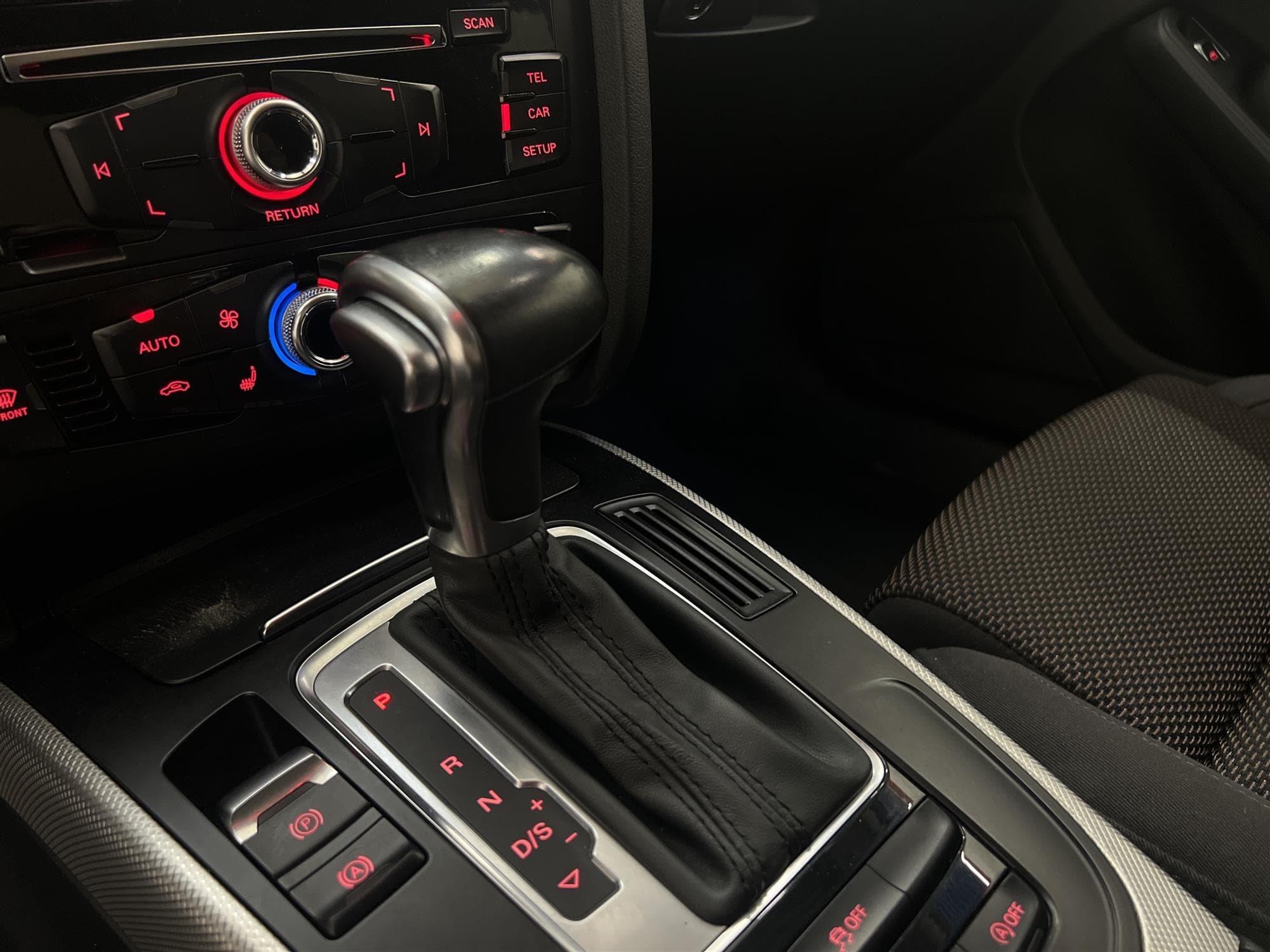 Audi A4 allroad quattro 2.0 TDI 190hk  Dragkrok PDC Nyservad