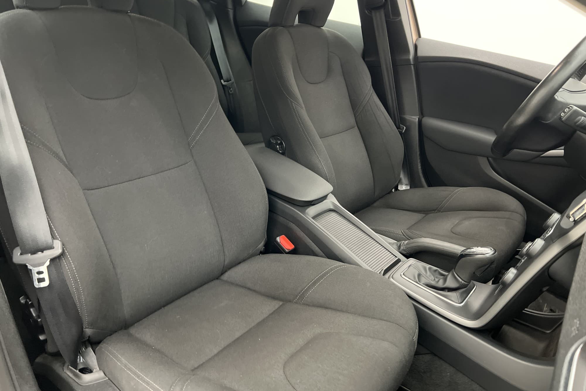 Volvo V40 D2 120hk Kinetic P-Värmare Sensorer Farthållare