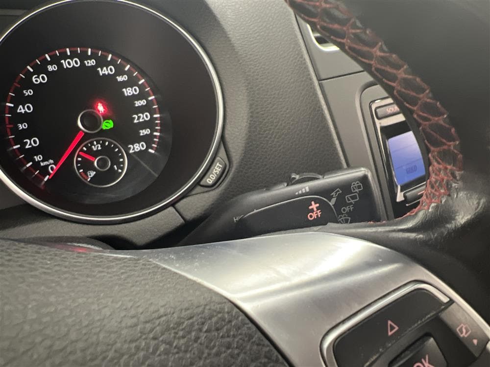 Volkswagen Golf GTI 211hk Välservad Nybesiktigad 0,74l/milinteriör
