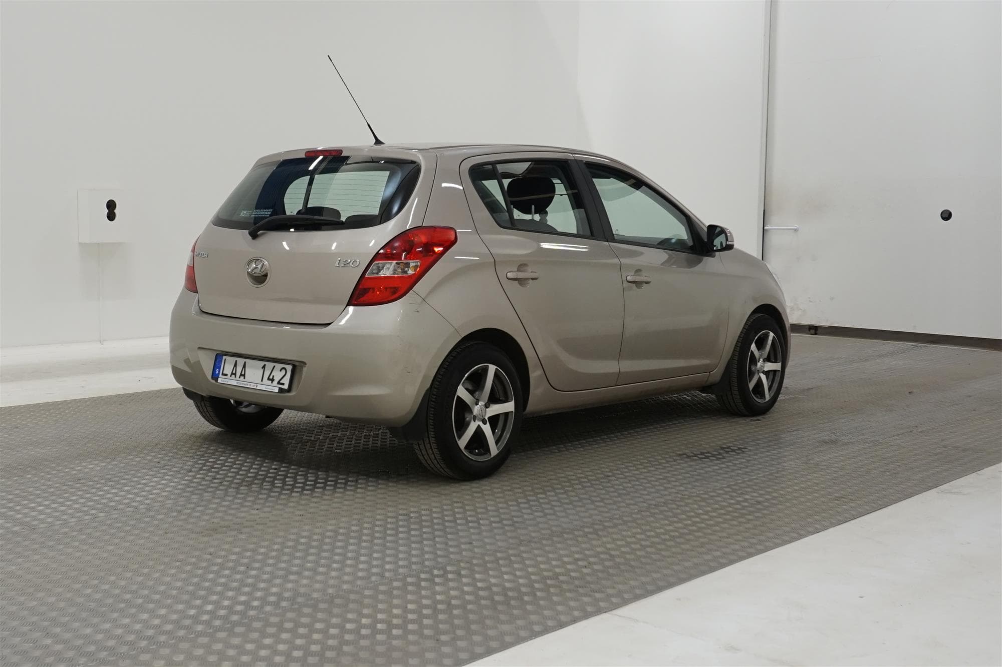 Hyundai i20 1.4 101hk 2 Brukare Nyservad Låg Skatt 