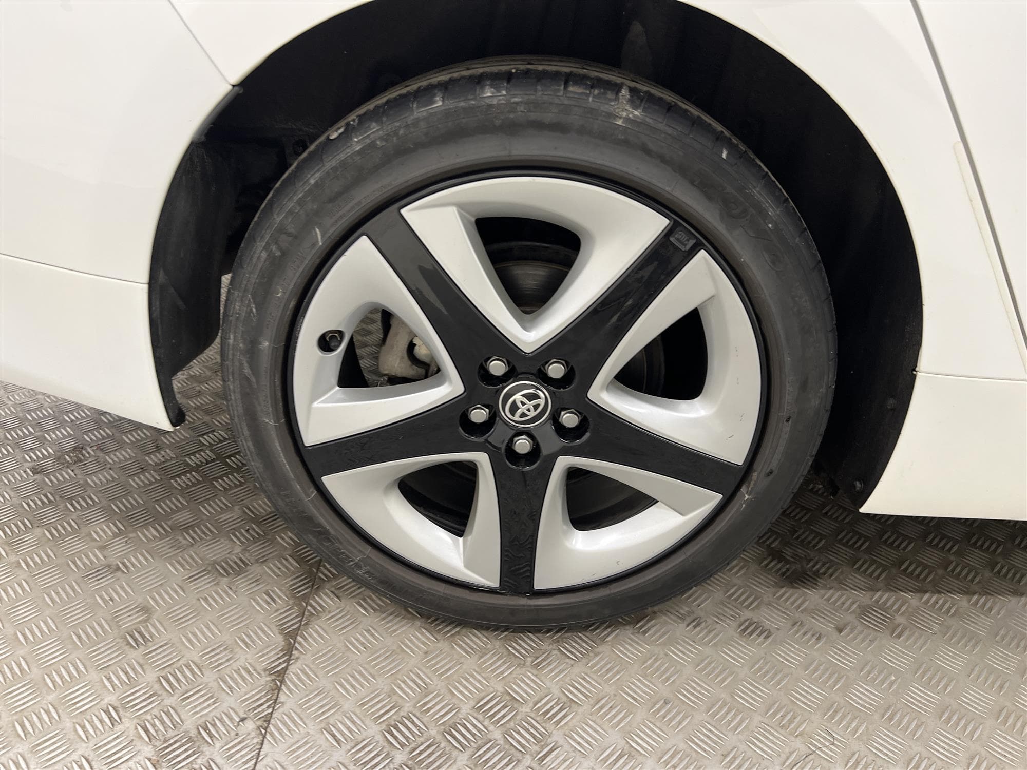Toyota Prius Hybrid CVT 122hk B-Kam L-Assist 0,33L/mil