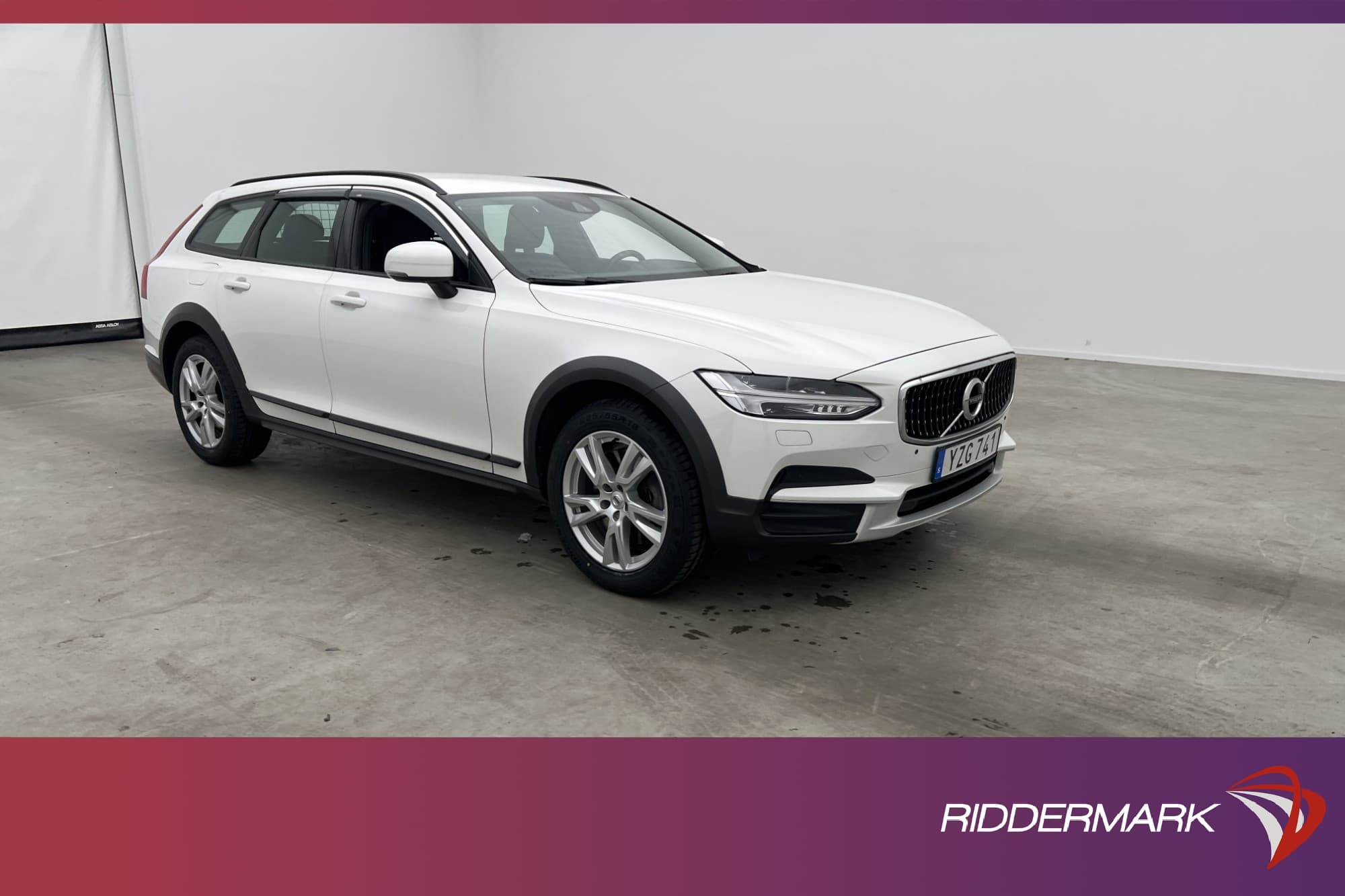 Volvo V90 Cross Country D4 AWD