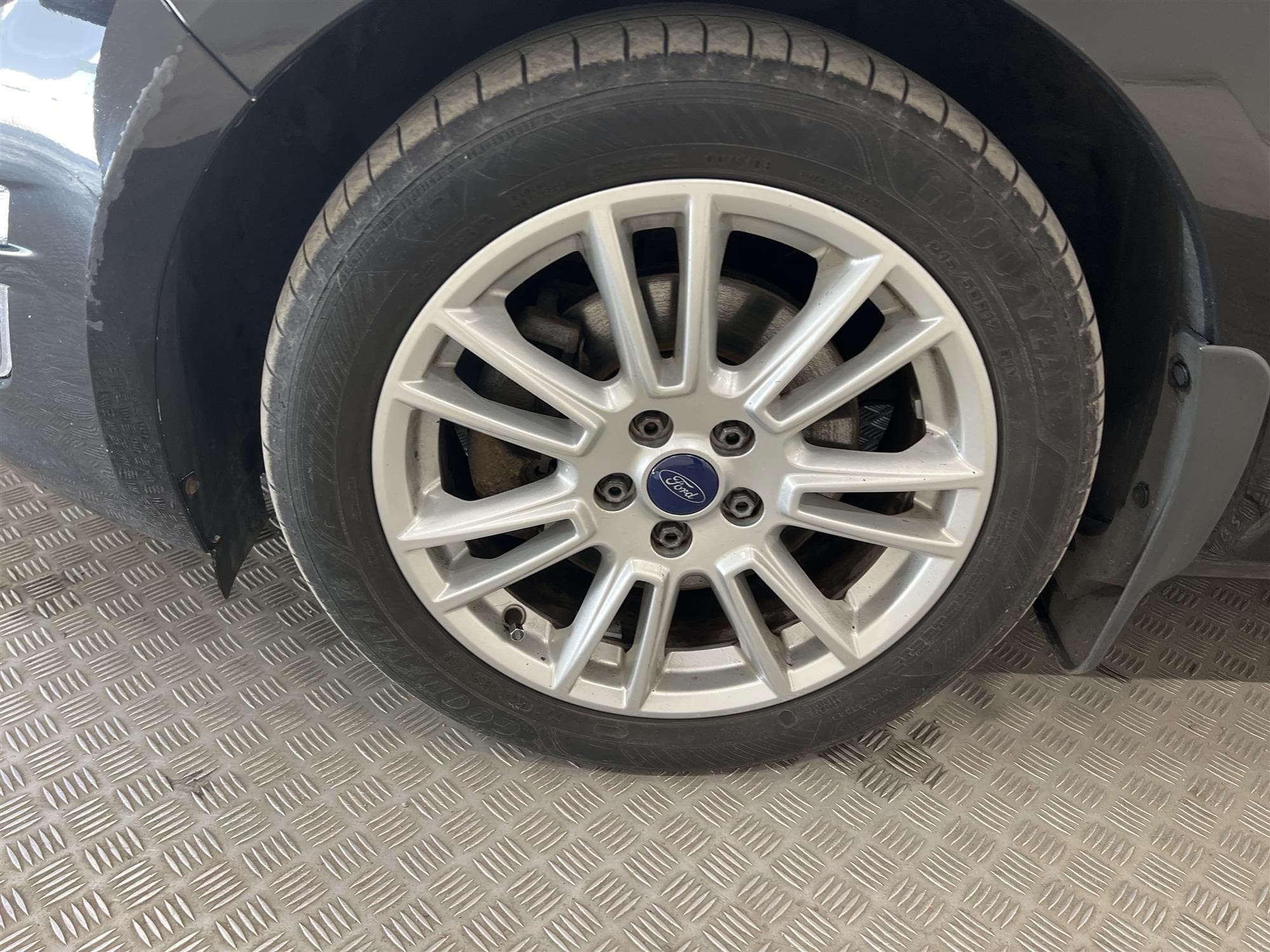 Ford Mondeo 2.0 TDCi 163hk D-Värm Drag Skinn Keyless Elstol