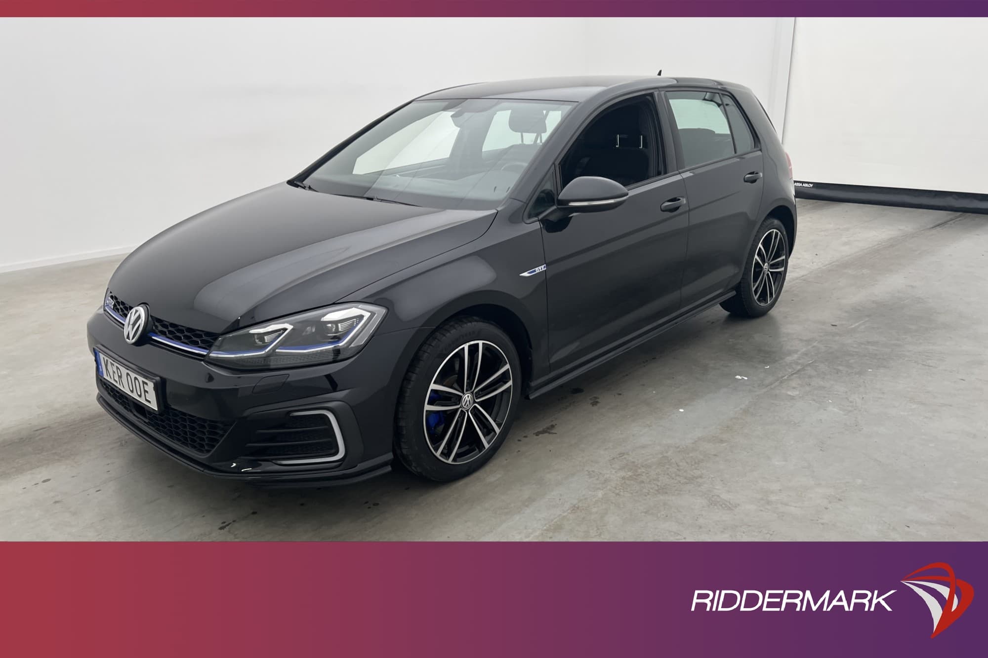 Volkswagen Golf GTE 204hk