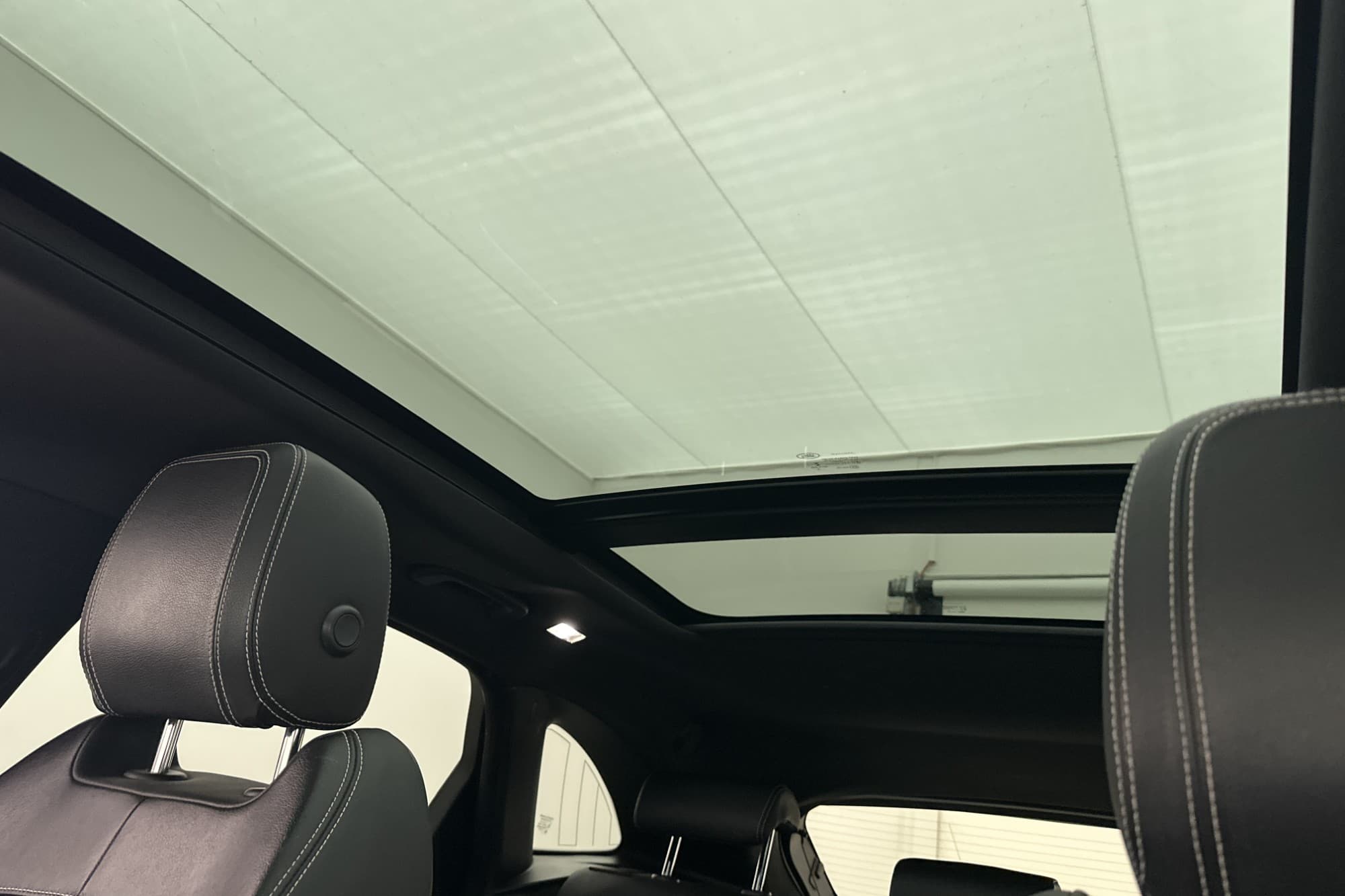 Jaguar F-Pace 30d AWD R-Sport Pano Meridian Kamera Skinn