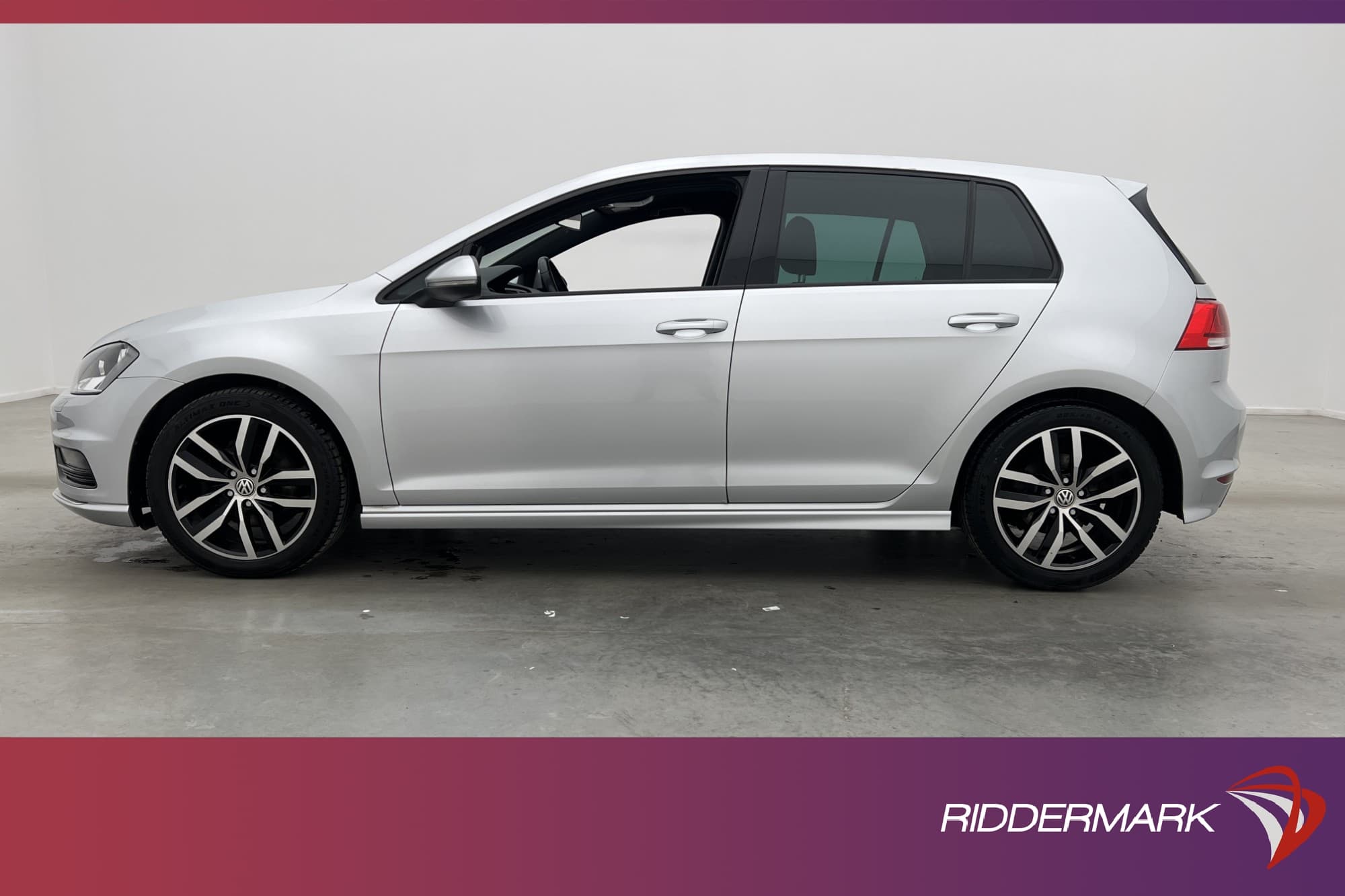 Volkswagen Golf 1.4 TSI 140hk R-Line Kamera Adapt-fart Drag