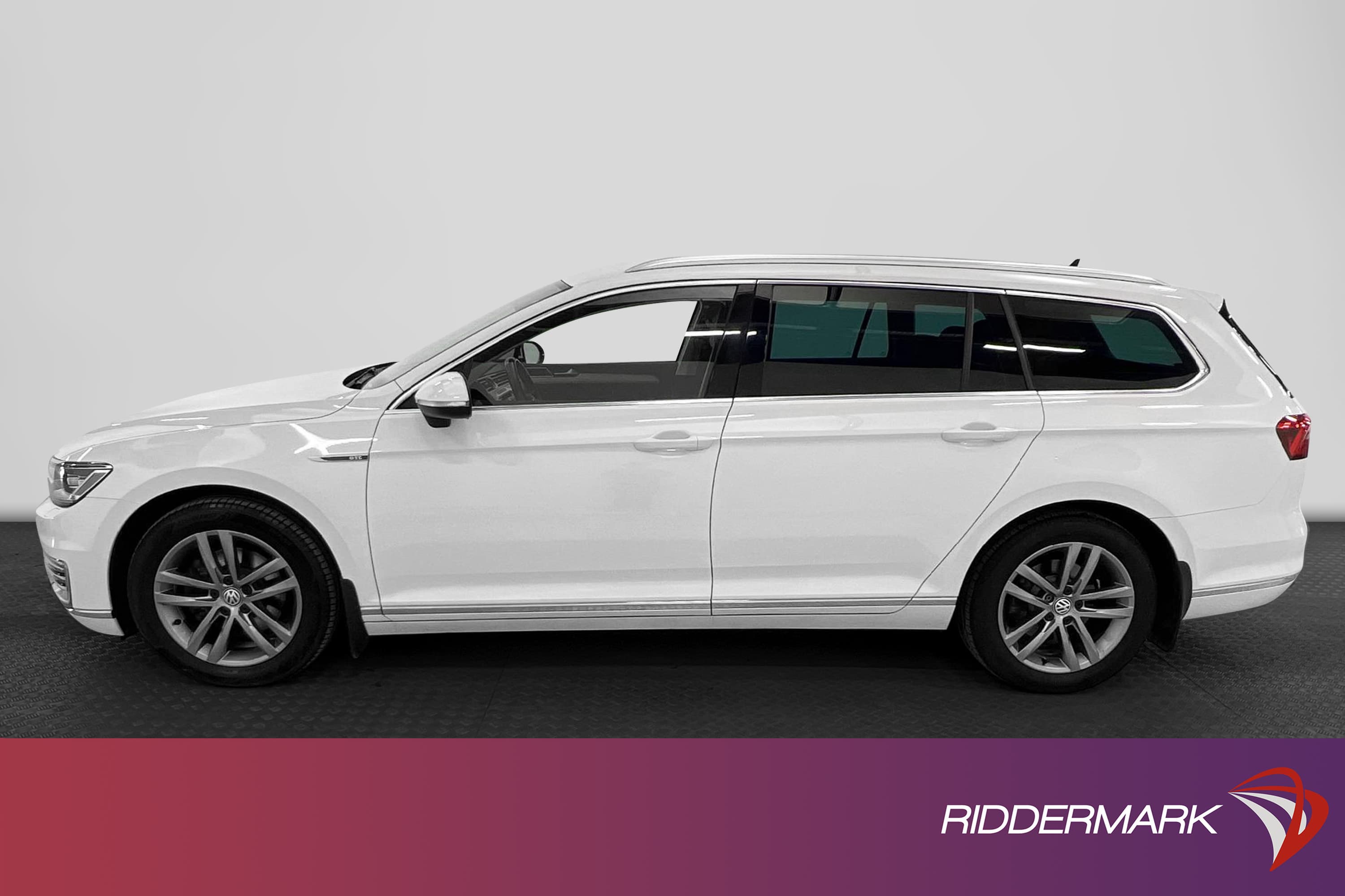 Volkswagen Passat GTE 218hk