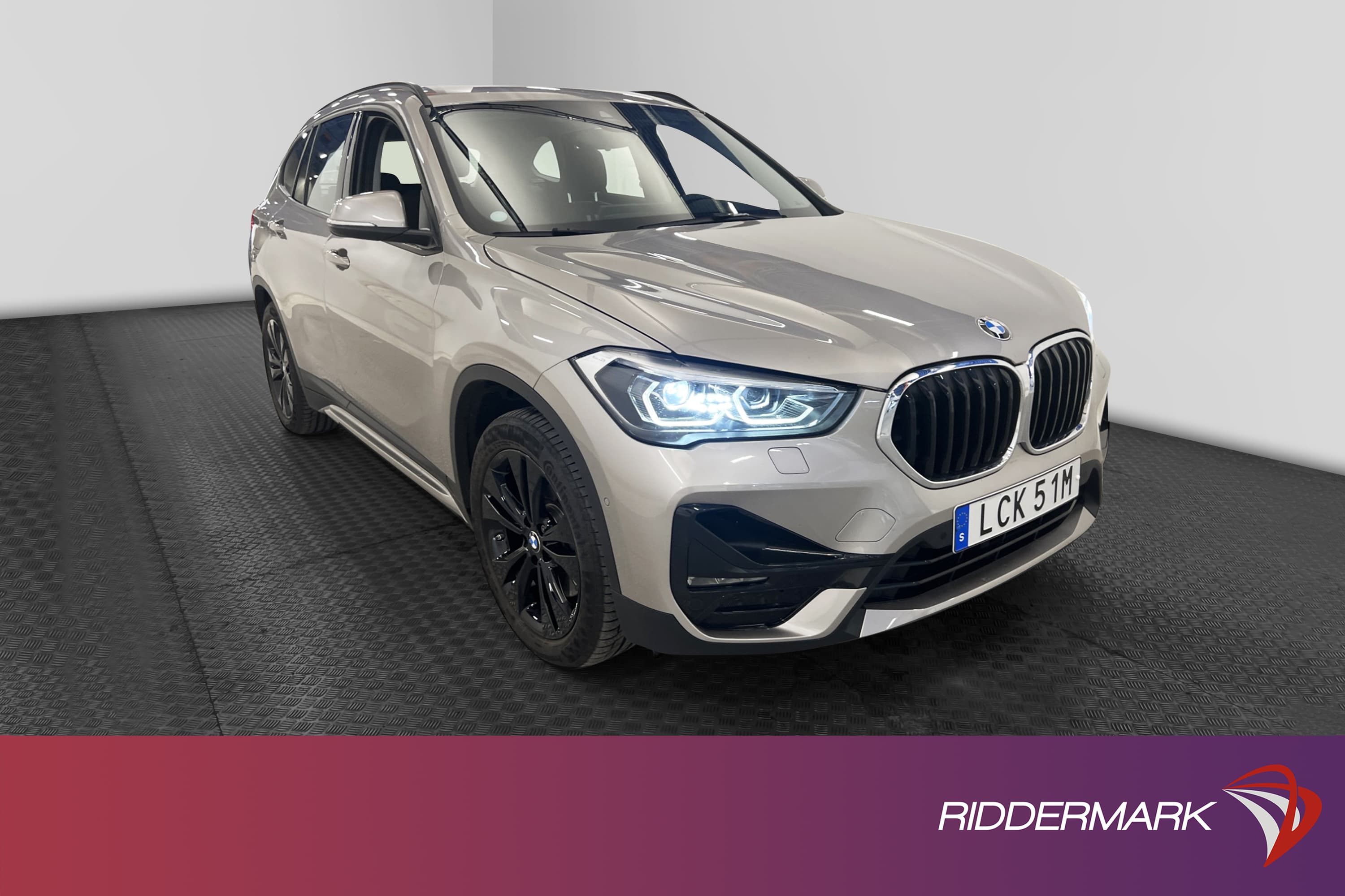 BMW X1 xDrive25e 220hk HUD Navi Shadowline Välservad MOMS