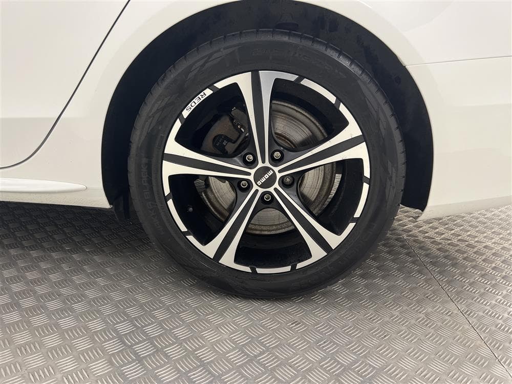 Audi A4 2.0 TDI 190hk Quattro S-Line D-Värm Drag 0,52l/milinteriör
