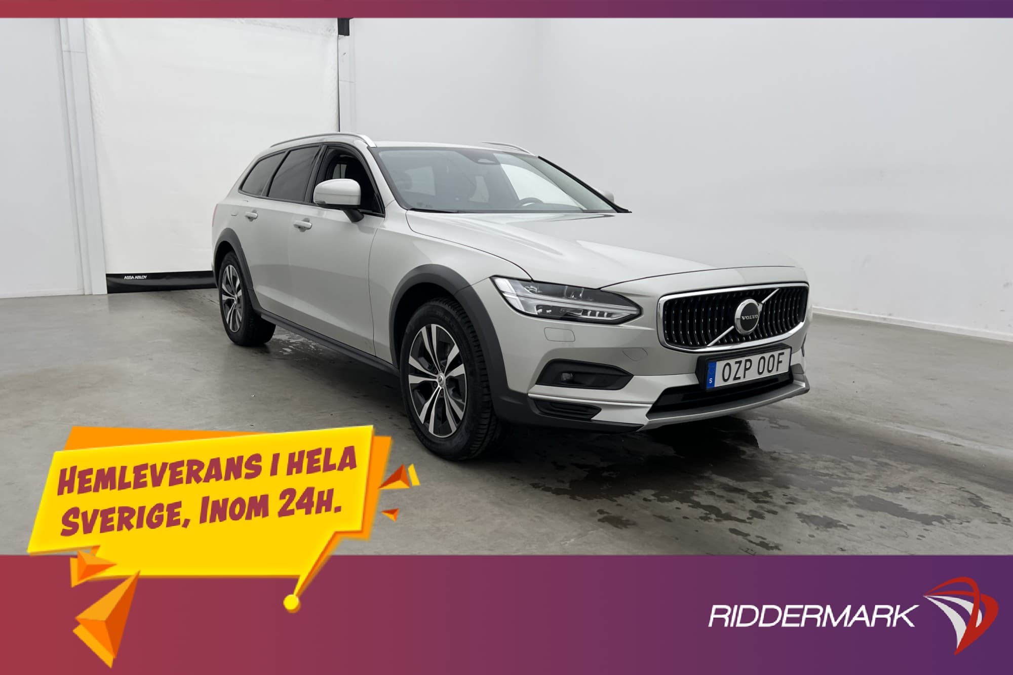 Volvo V90 Cross Country B4 AWD Momentum Värmare Drag kamera