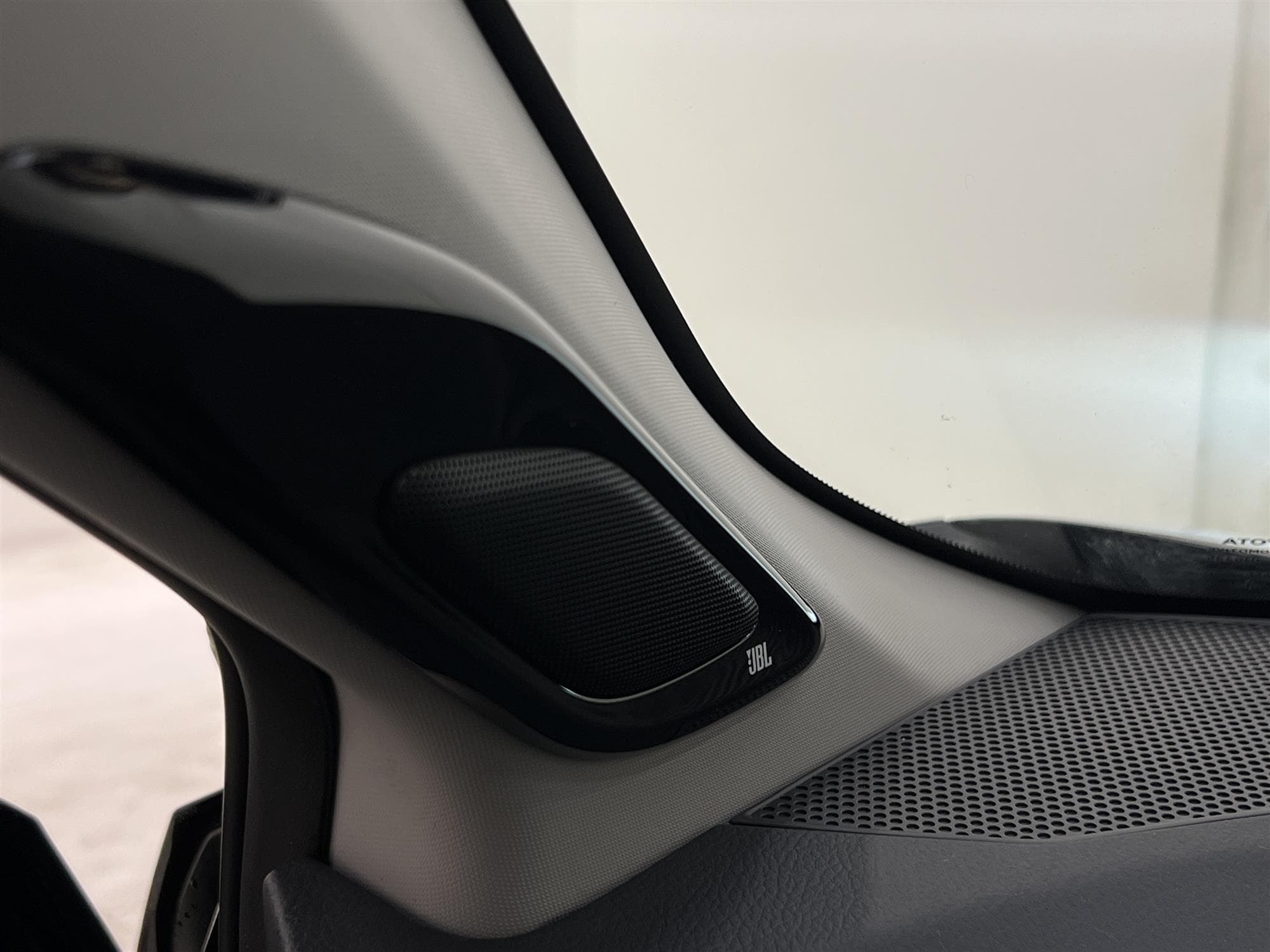 Toyota C-HR Hybrid CVT122hk  Drag JBL B-Kamera 0,38L/mil