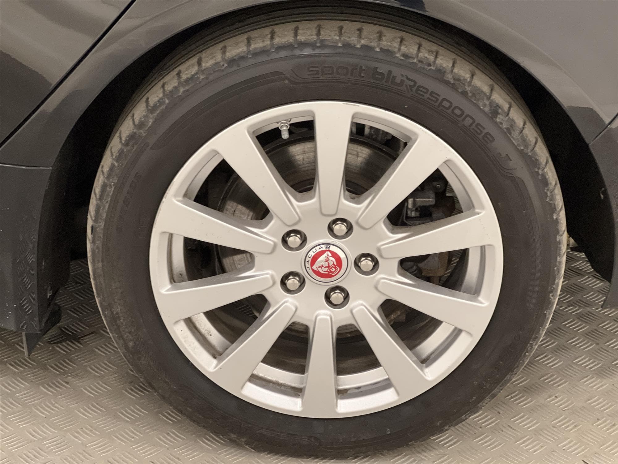 Jaguar XE 20d 180hk Sensorer Välservad 0,42l/mil 