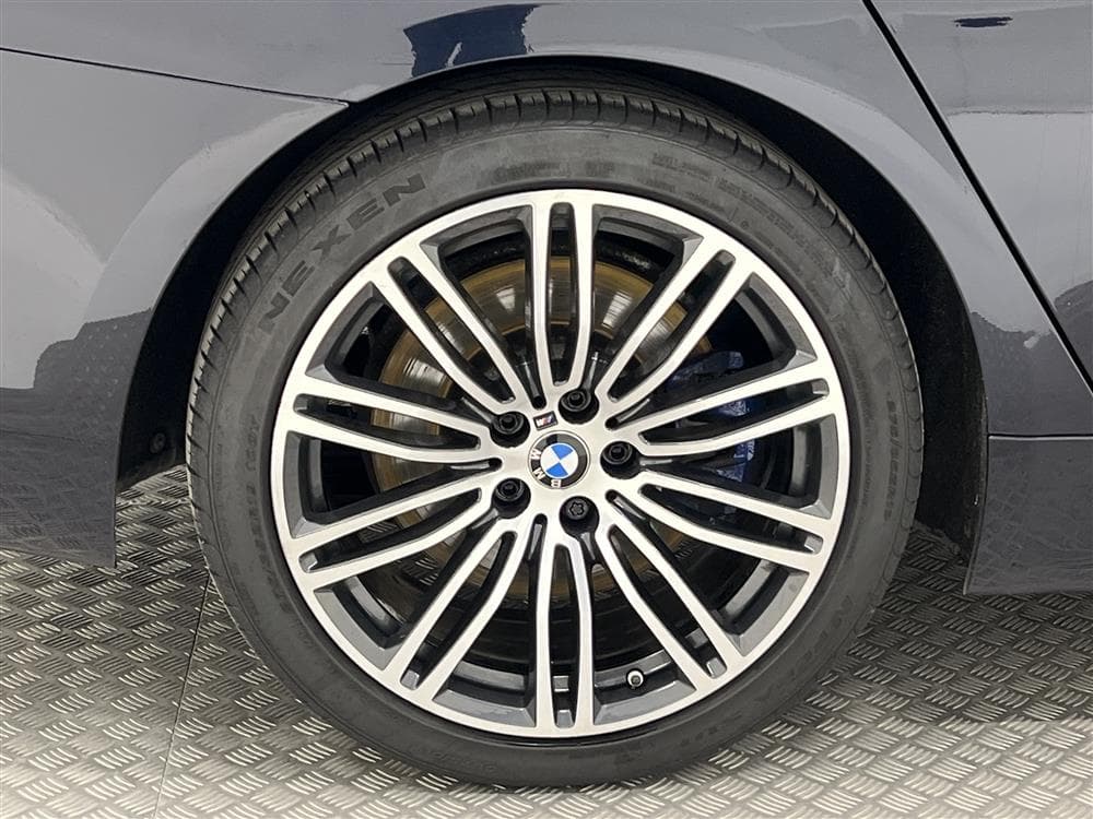 BMW 530d xDrive 265hk M-Sport T-lucka Värmare Navi Kamera