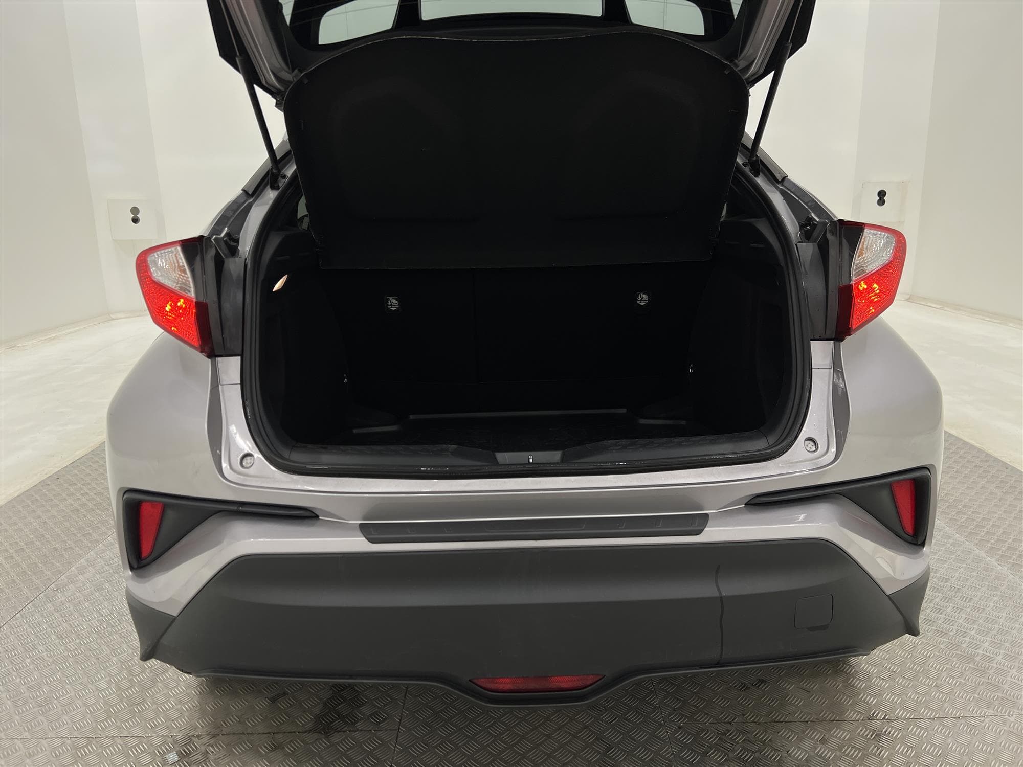 Toyota C-HR Hybrid 122hk B-Kam Lane Assist 0,38L/mil