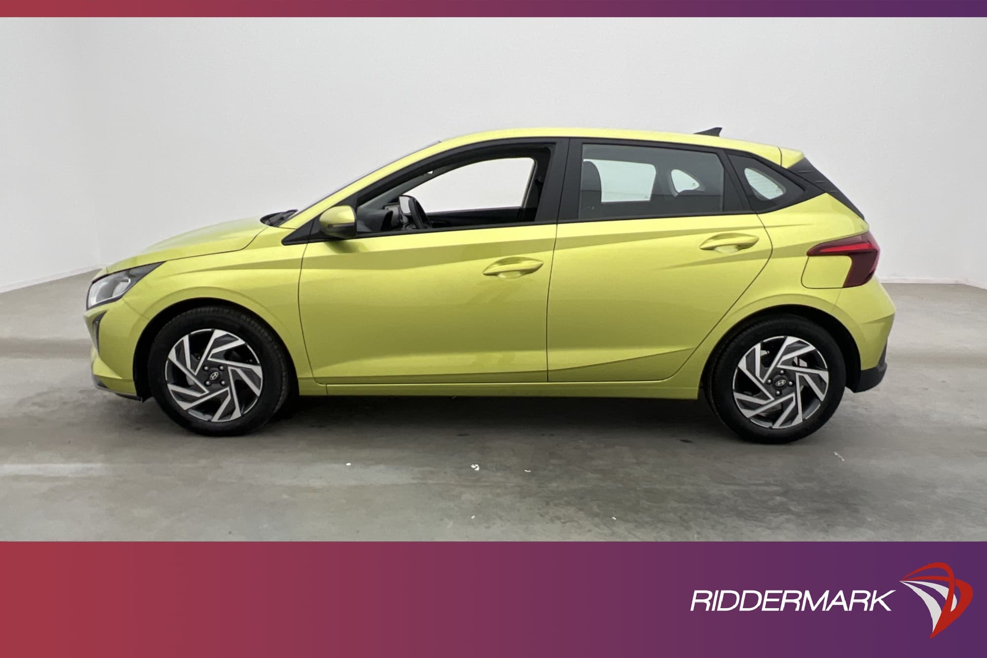 Hyundai i20 1.2 MPi 84hk Essential Carplay Kamera  Rattvärme