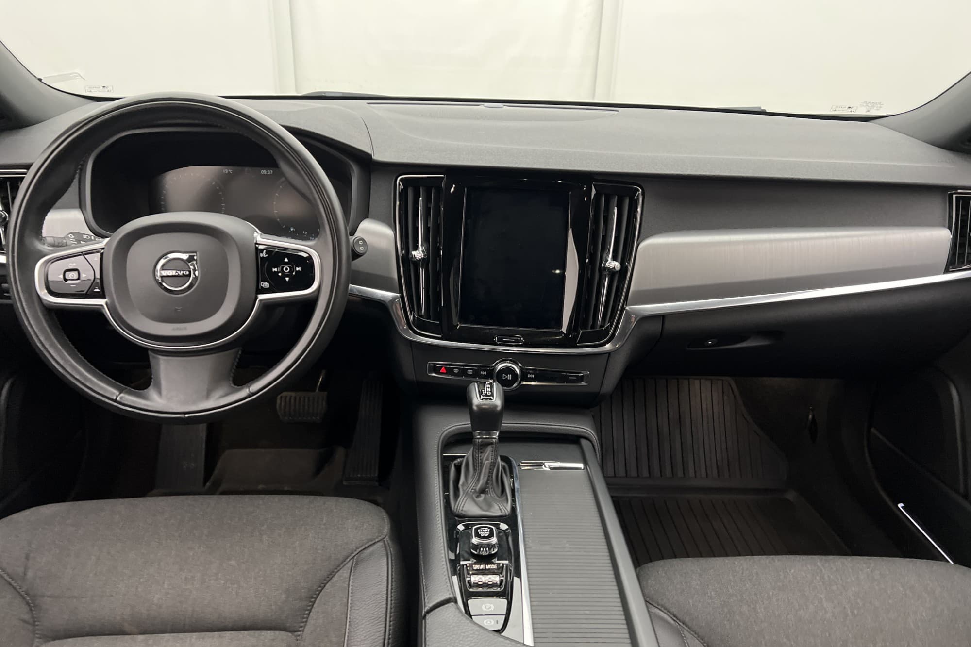 Volvo V90 T4 190hk Advanced Edt VOC Värmare CarPlay Sensorer