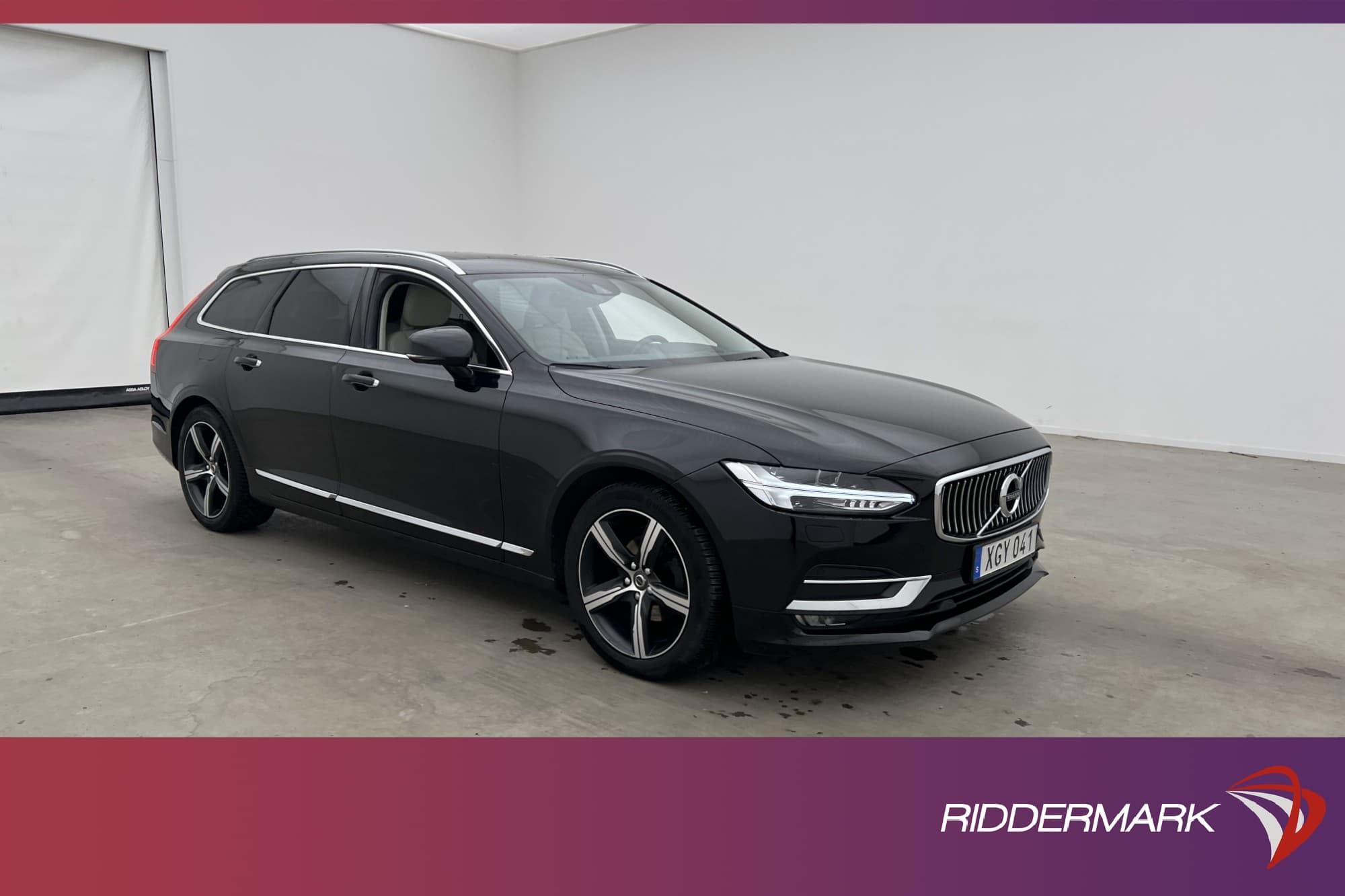 Volvo V90 D4
