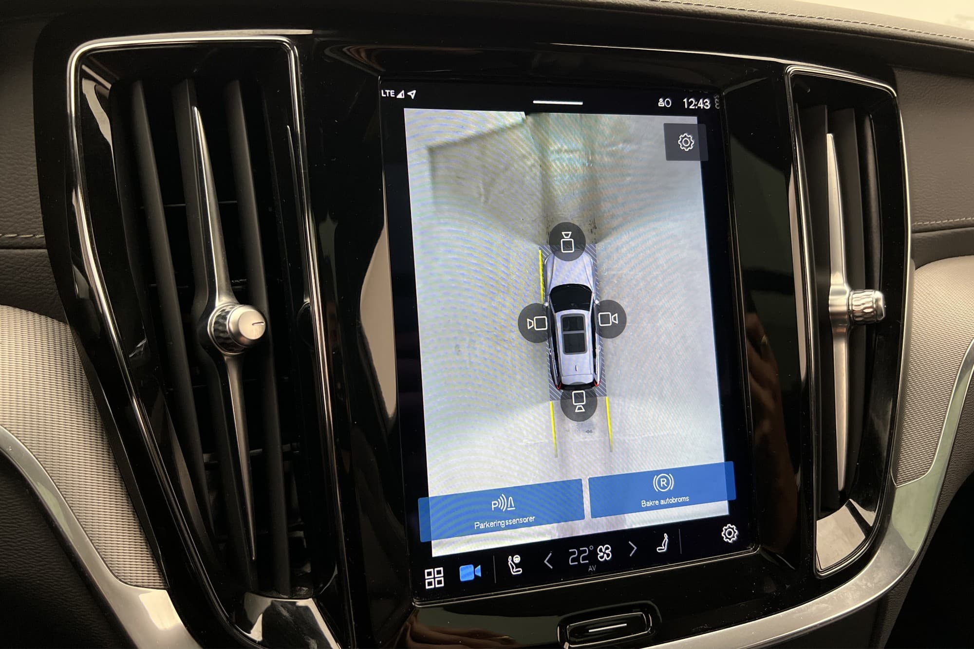 Volvo V60 T8 456hk AWD Ultimate Dark Värm B&W Pano HUD 360°