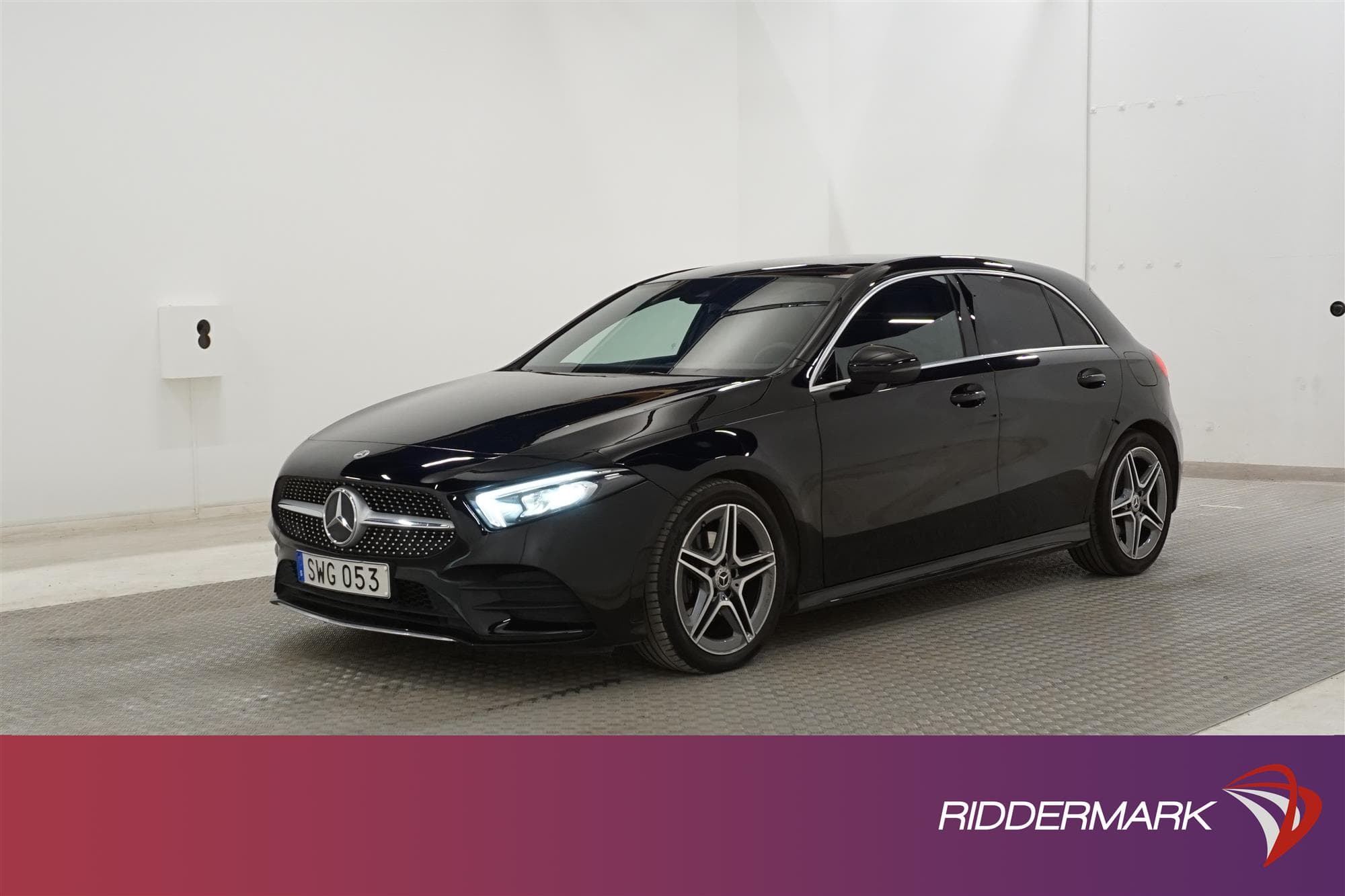 Mercedes-Benz A 200 7G-DCT 163hk AMG Sport B-Kam Pano 