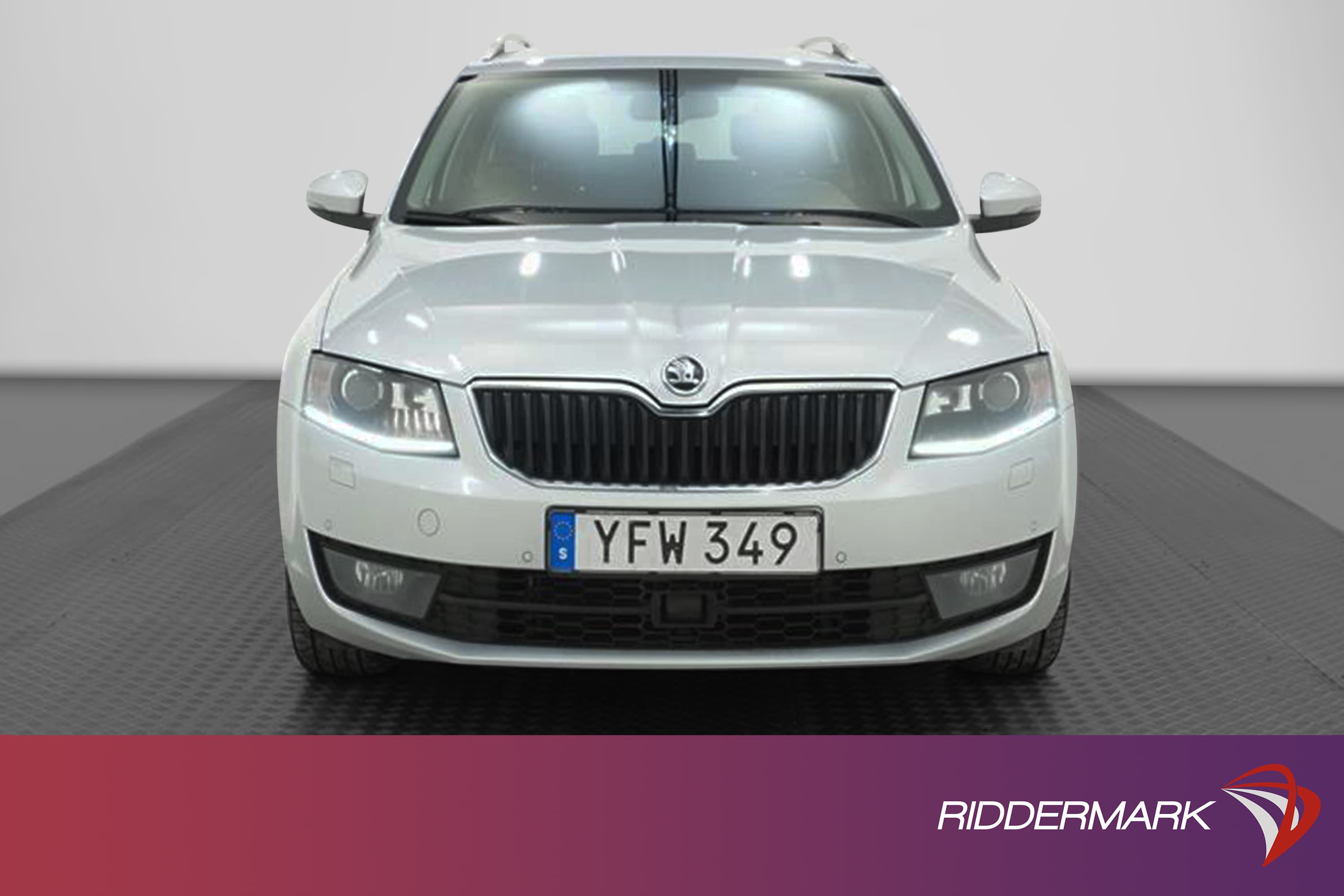 Skoda Octavia 2.0 TDI 4x4 150hk Värmare Drag Navi Canton PDC