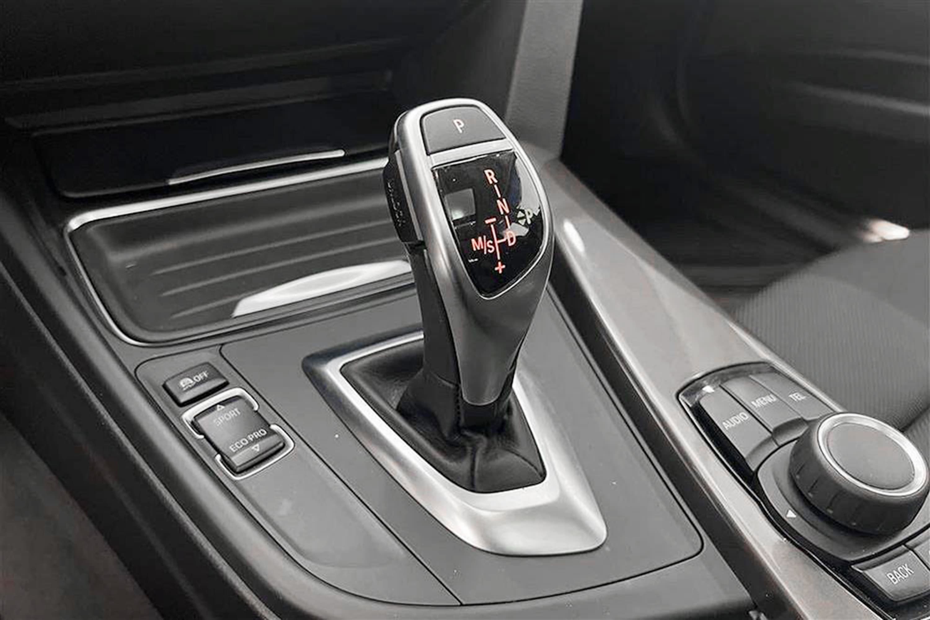 BMW 330 d xDrive Sport Line Panorama Harman/Kardon M-Rattinteriör