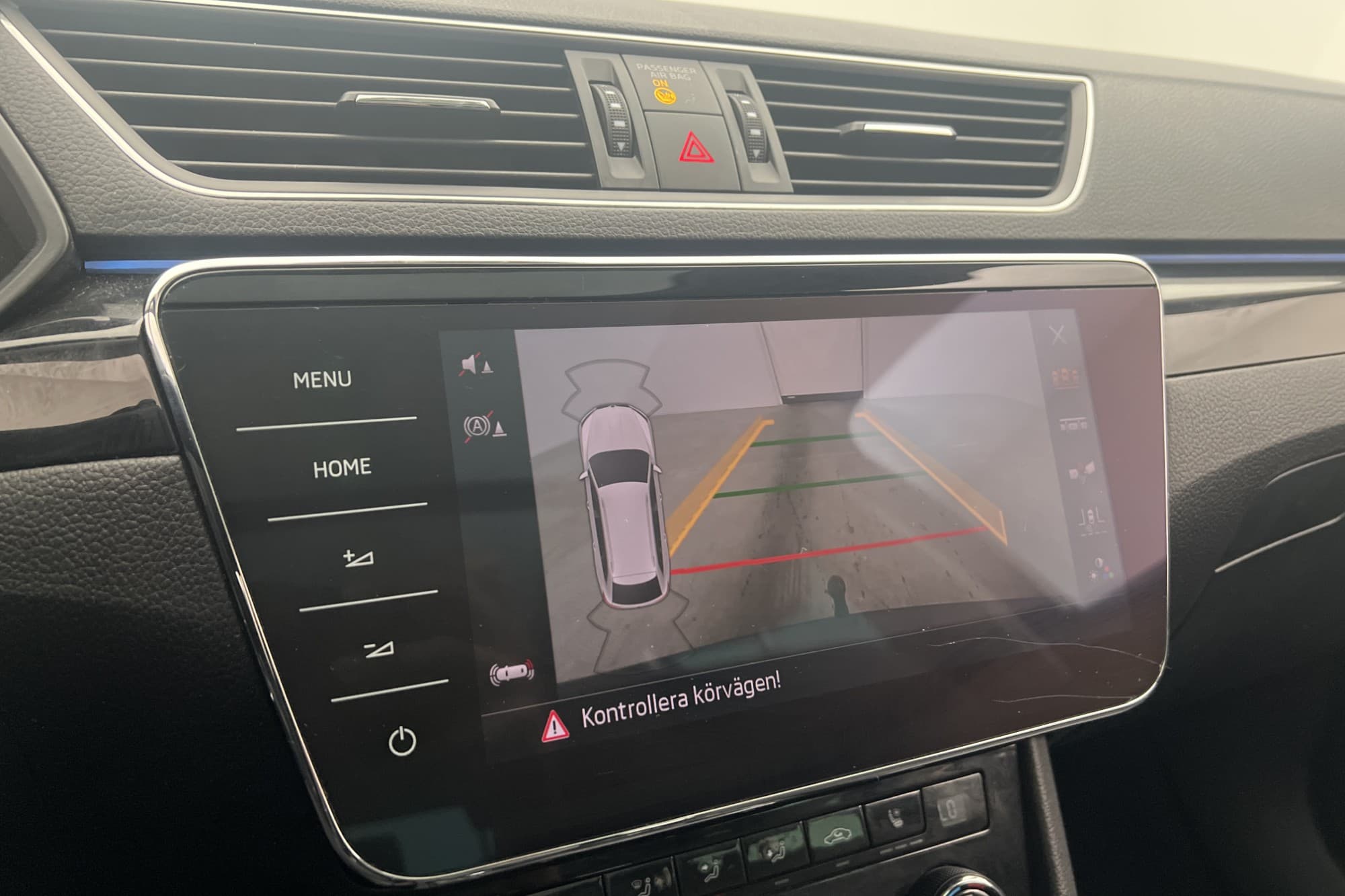 Skoda Superb 4x4 190hk L&K Pano Canton P-Värm Kamera Drag