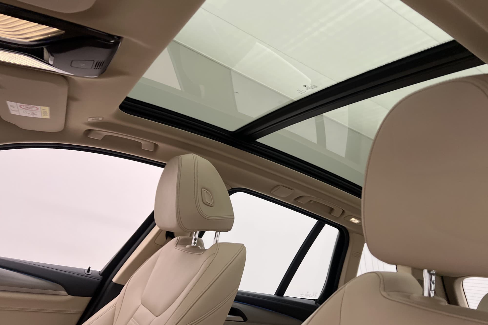 BMW iX3 286hk Backkamera Head up Panorama Skinn H/K Navi 