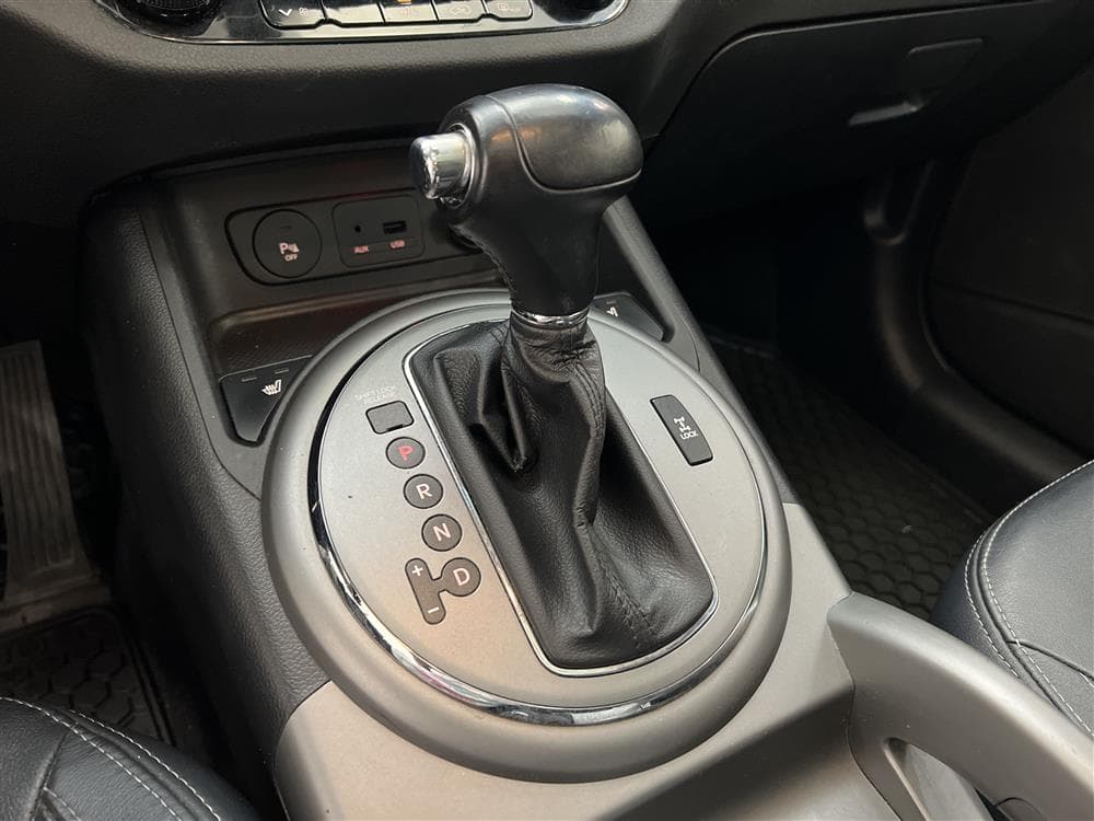 Kia Sportage 2.0 CRDi AWD 184hk Panorama Kamera Navi Skinninteriör