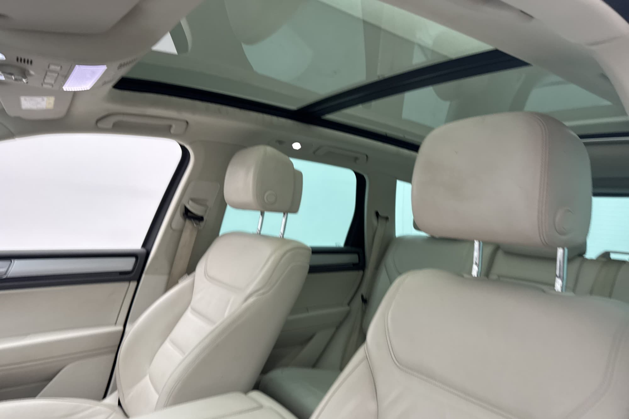 Volkswagen Touareg 3.0 TDI 262hk 4M R-Line D-Värm Pano 360°