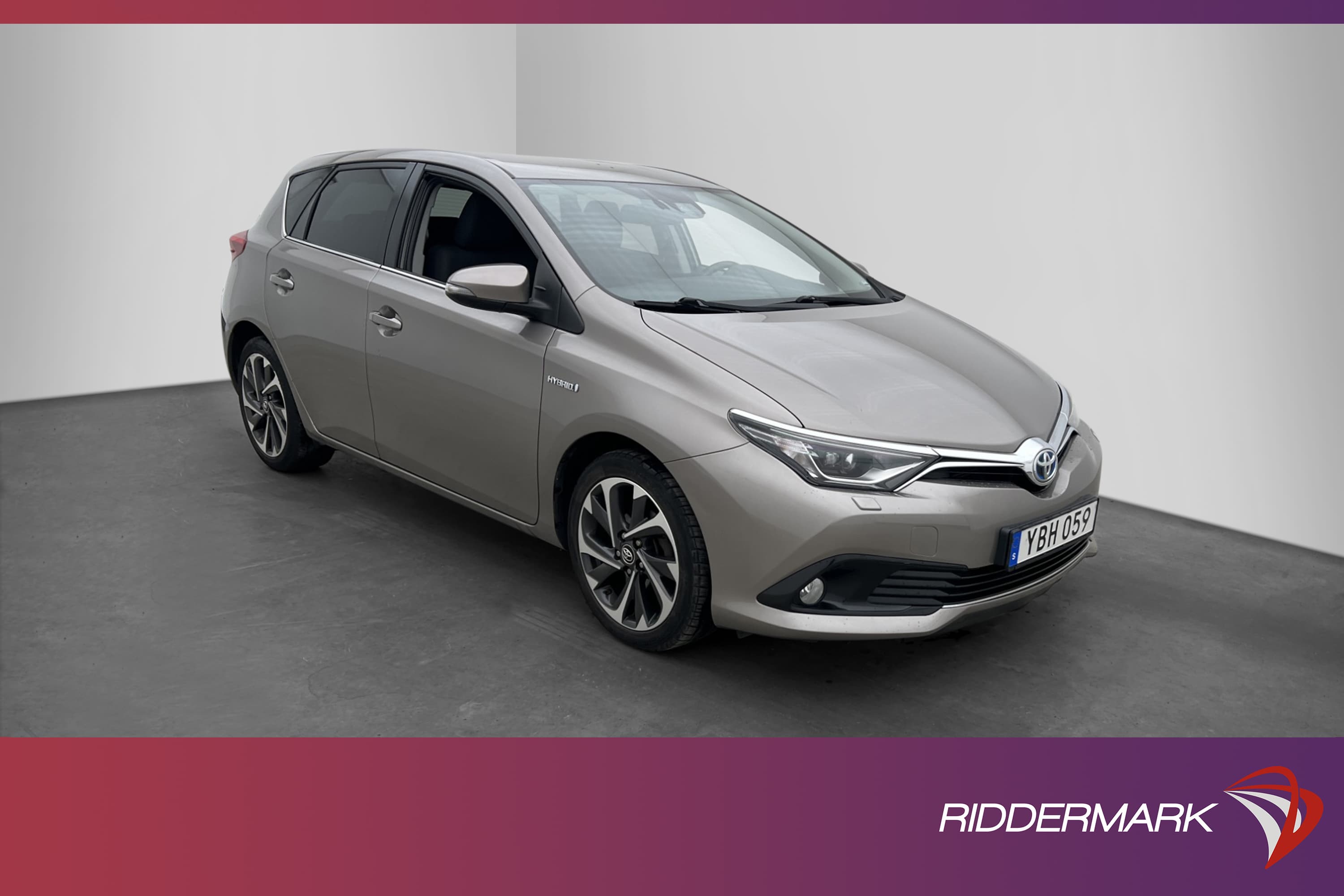 Toyota Auris Hybrid e-CVT 136hk Active Plus Keyless Kamera 
