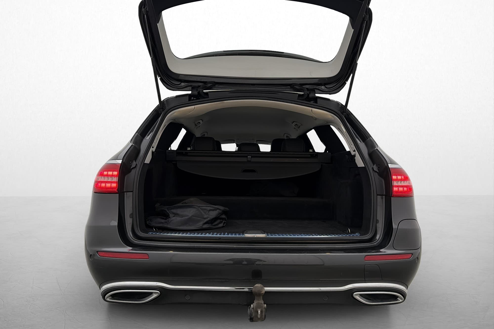 Mercedes-Benz E 300 T de 4M Wide P-Värm B-Kamera Drag Navi