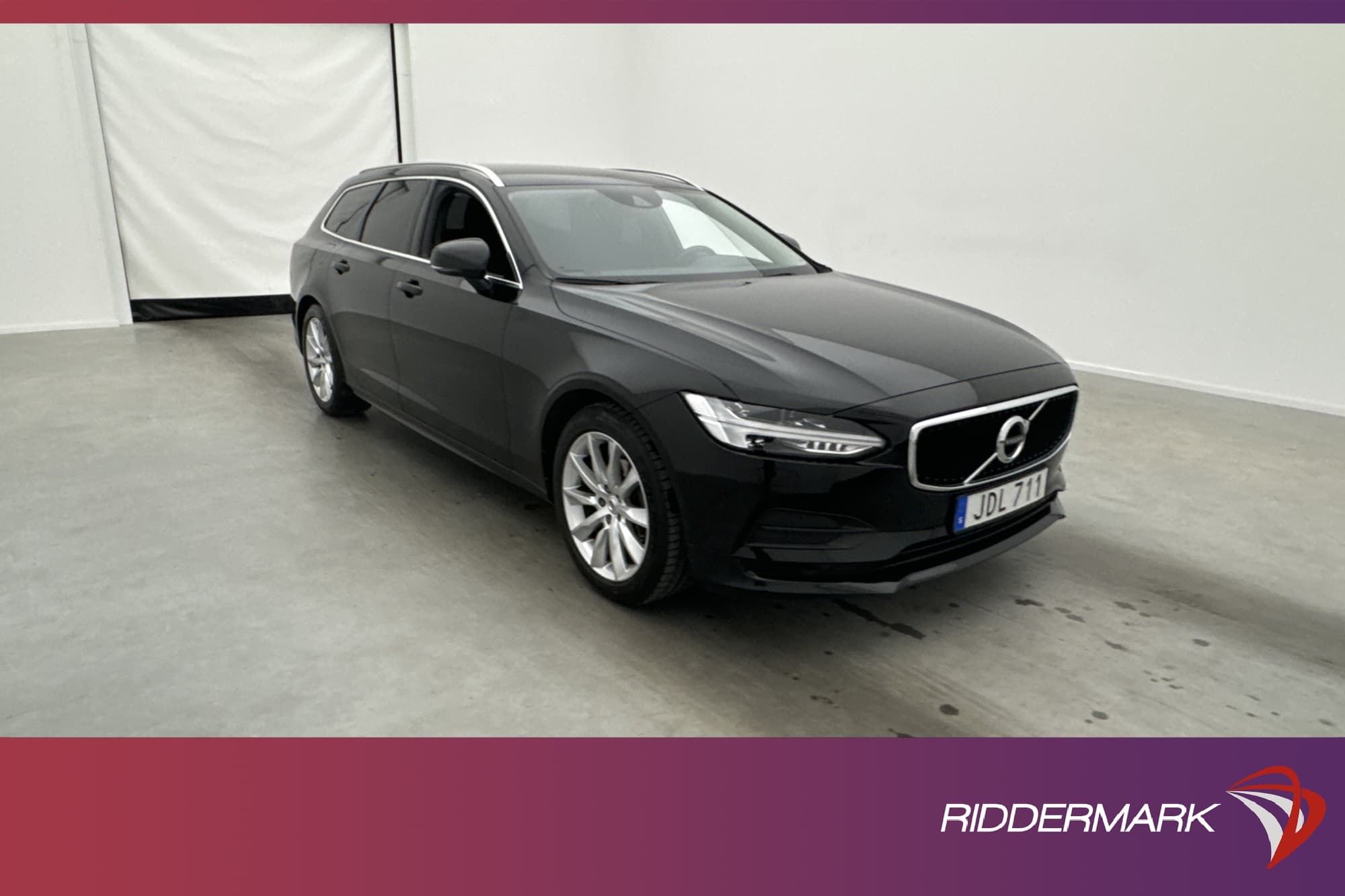 Volvo V90 D4