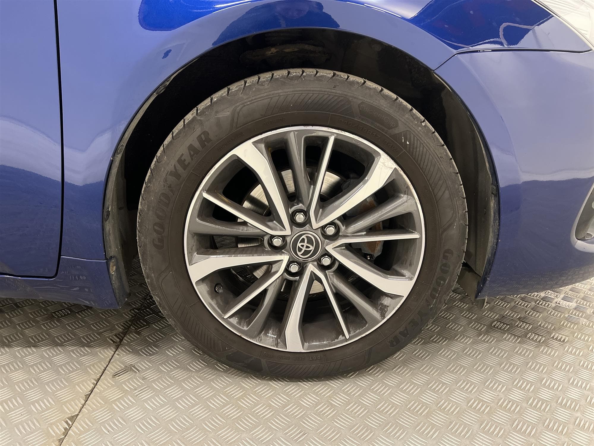 Toyota Avensis 1.8 Sedan 147hk B-Kam Låg Skatt 1 Brukare